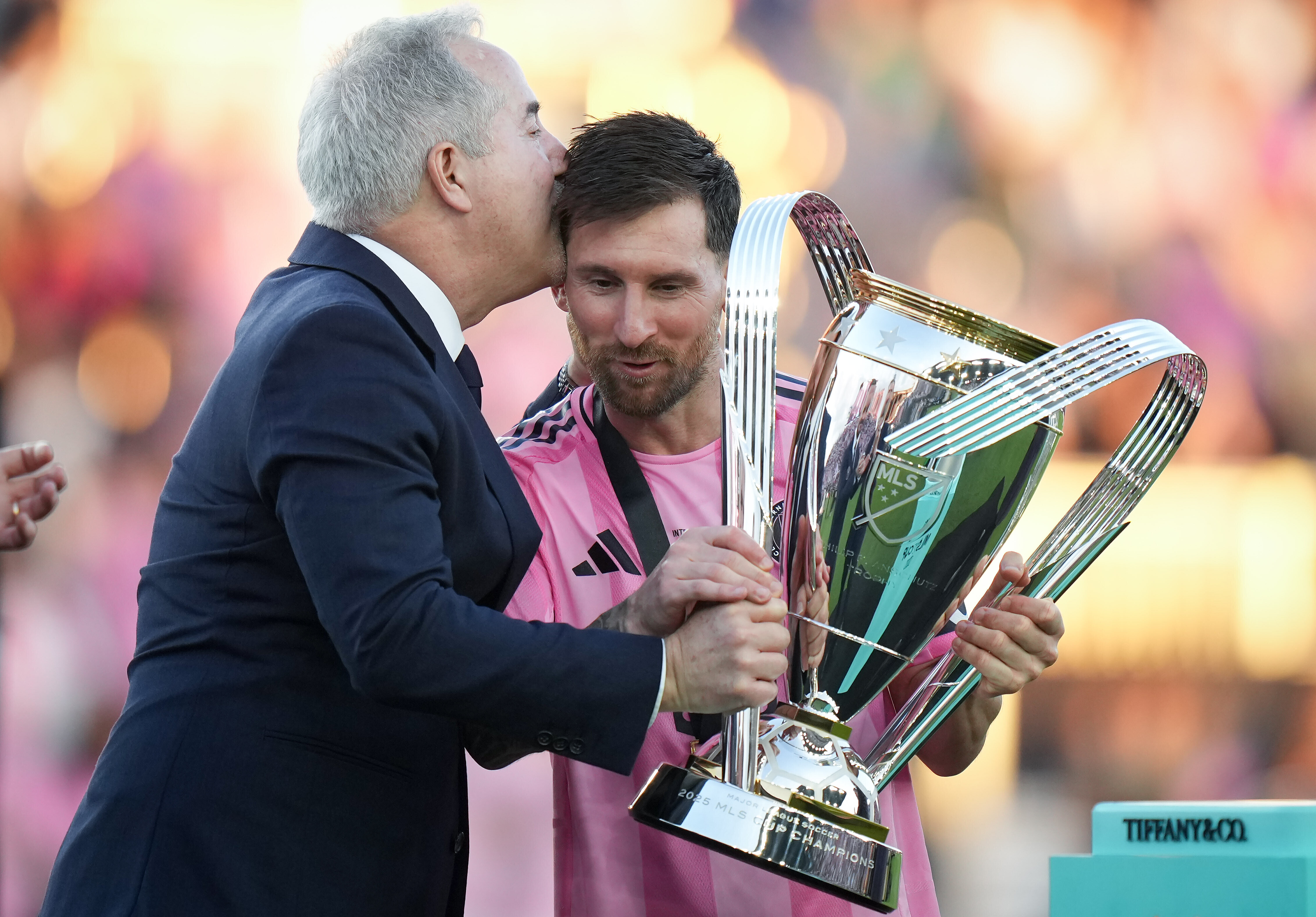 Trump anunció nuevos aranceles a ocho países de Europa “hasta que se alcance un acuerdo para la compra de Groenlandia”