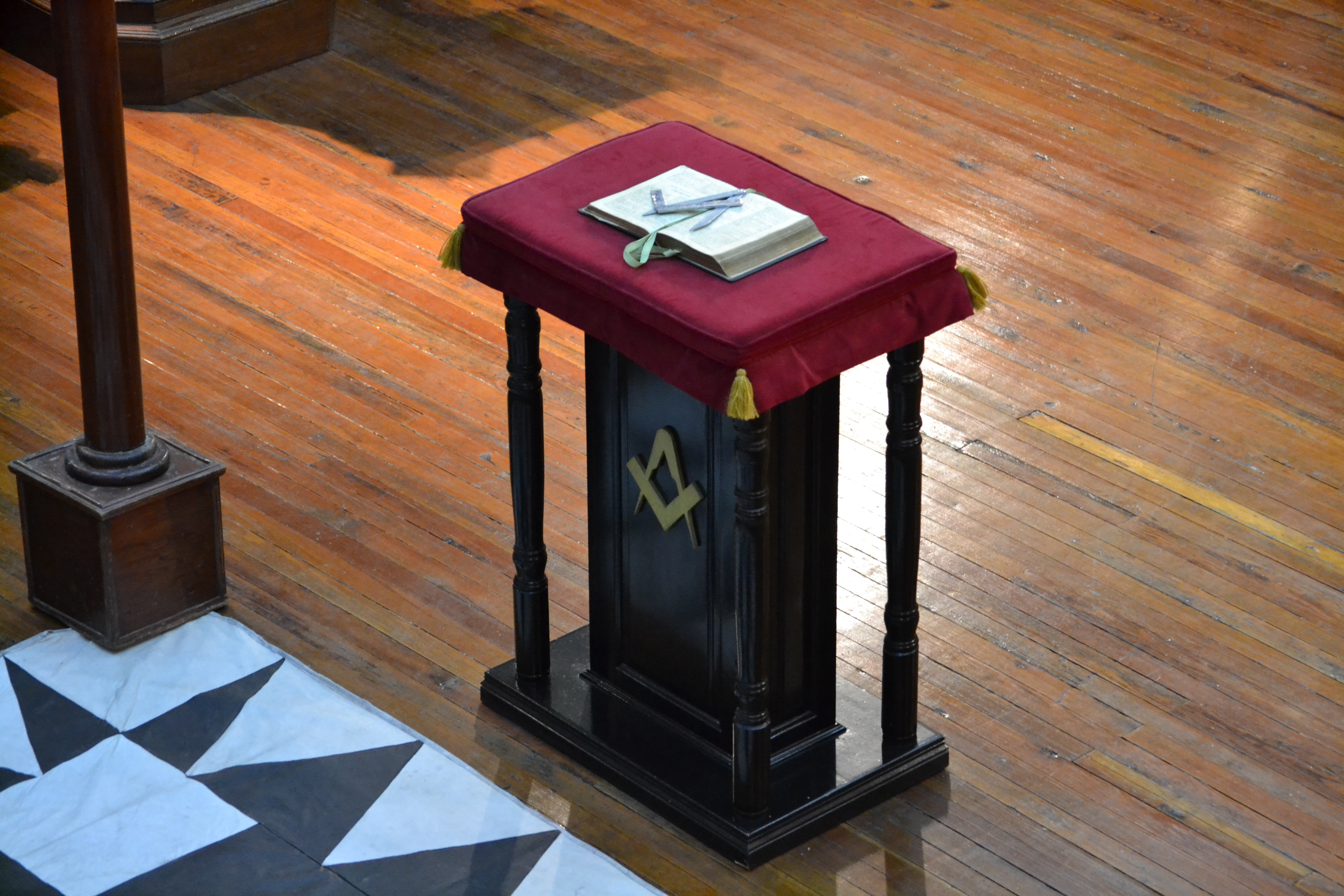 Tensión en Ecuador: la Policía desactivó un coche bomba en Quito y atendió una falsa alarma en Guayaquil