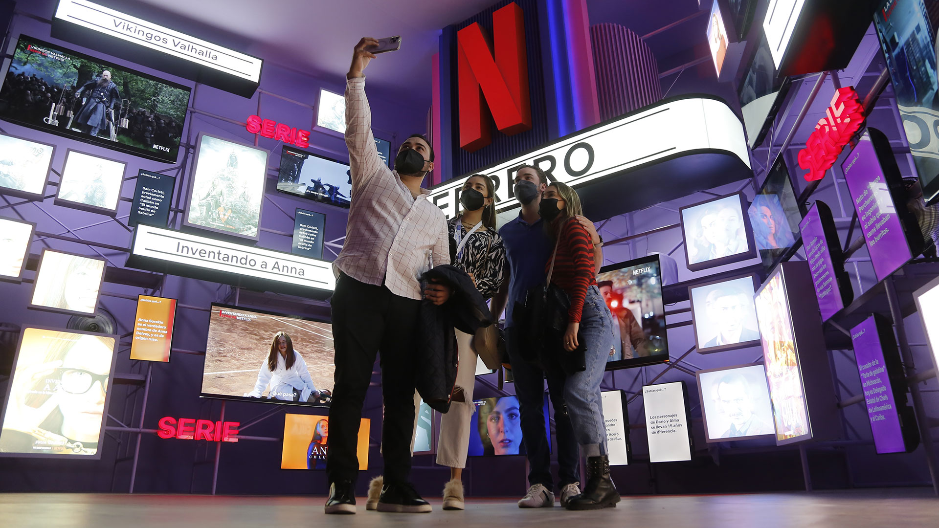 La Caja Netflix, una estrategia para acercar al público con la series y películas de la plataforma, en Guadalajara (México). EFE/ Francisco Guasco
