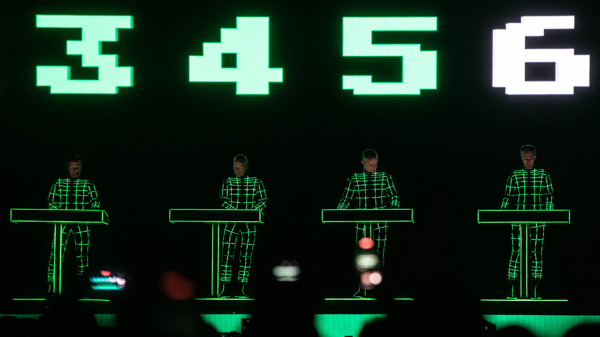 Kraftwerk, una clase magistral de cuatro humanoides viajeros del tiempo