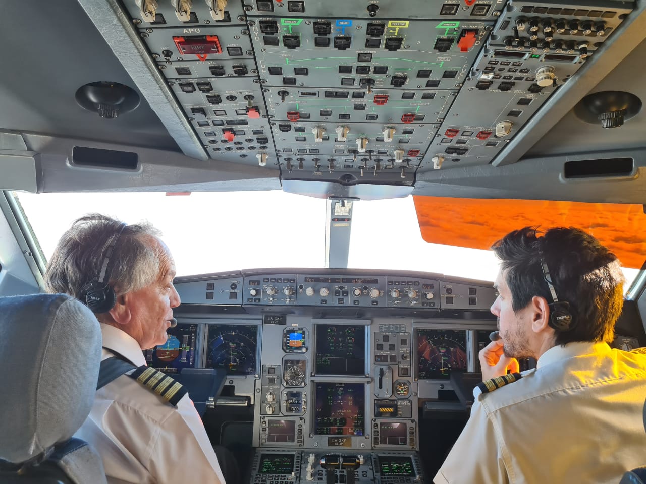 Fue Piloto De Aerolíneas Argentinas Durante 40 Años Y En Su último Vuelo La Compañía Le Preparó