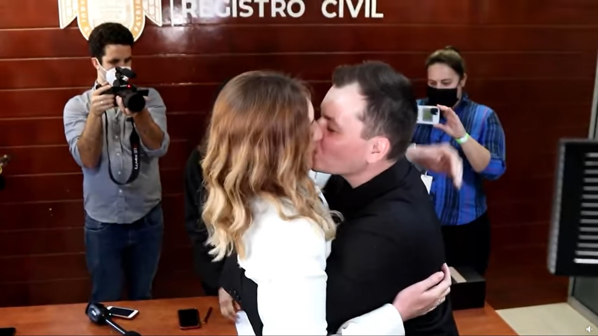 लव विदाउट बॉर्डर्स रूसी और यूक्रेनी ने तिजुआना में शादी की Infobae