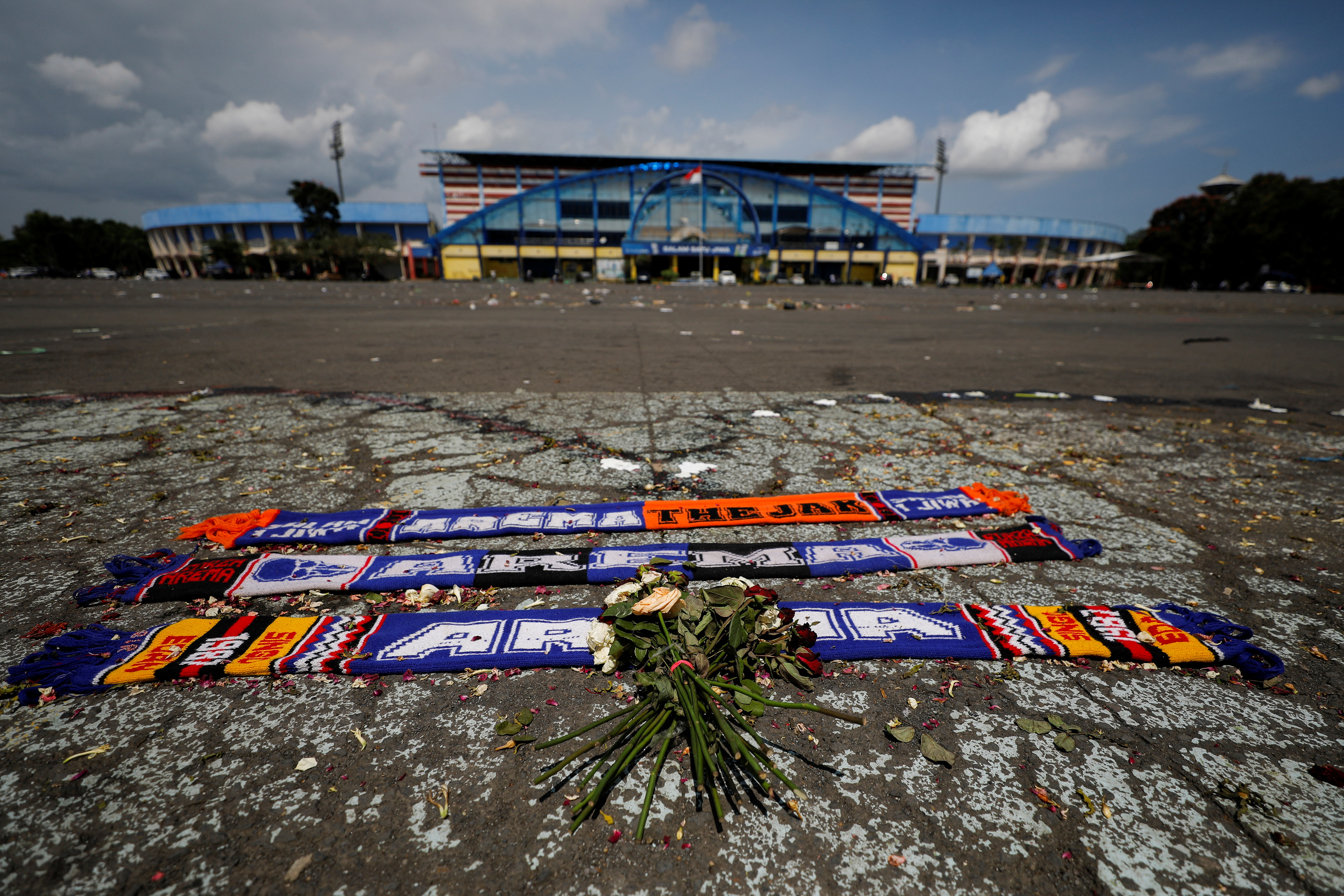 Tragedia de Indonesia: un error estructural en el estadio sería una de las causas por la que murieron 125 personas