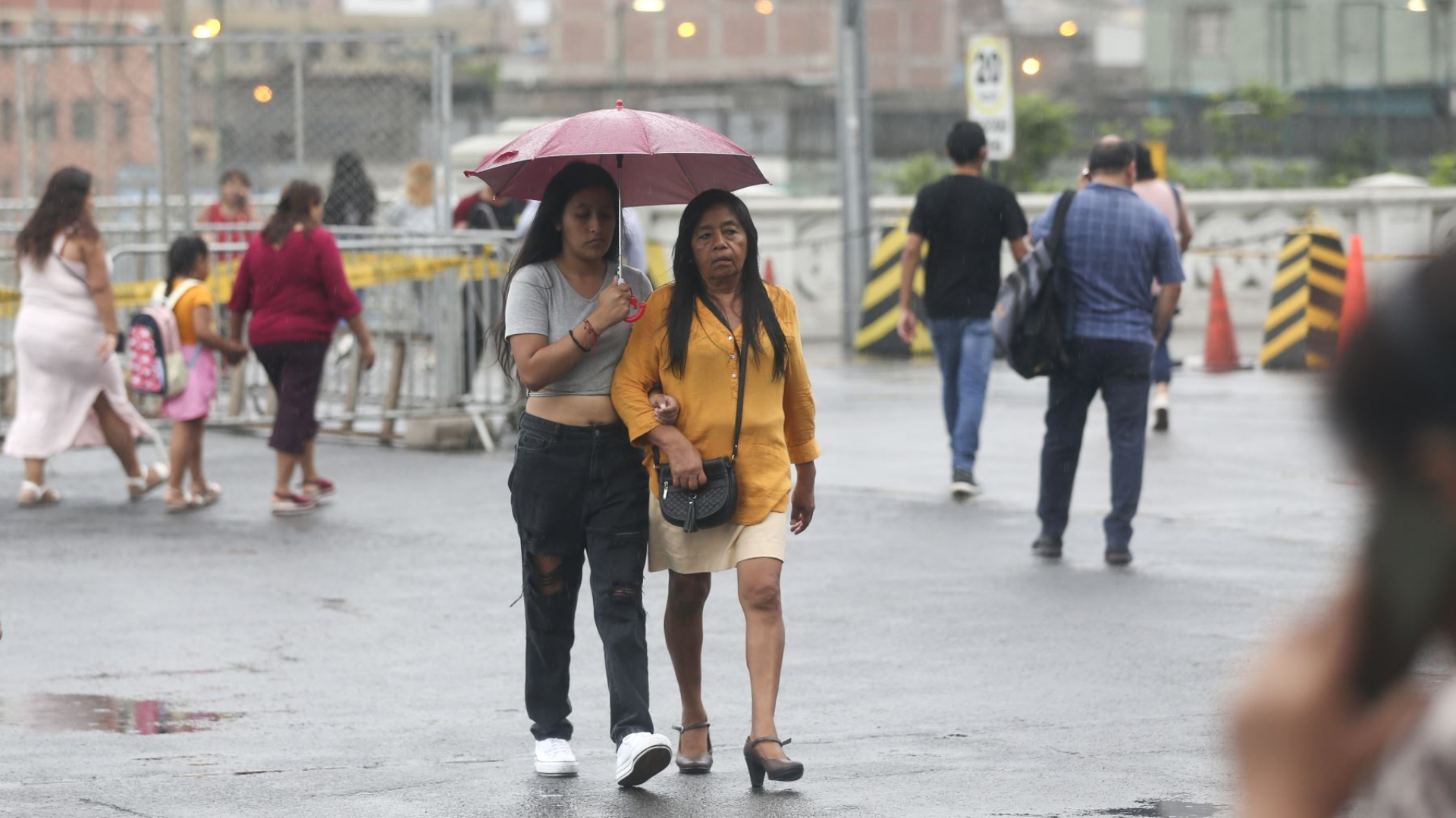 Precipitaciones Y Activaciones De Quebradas Causan Preocupación Se Reportó Un Policía Muerto Y 0348