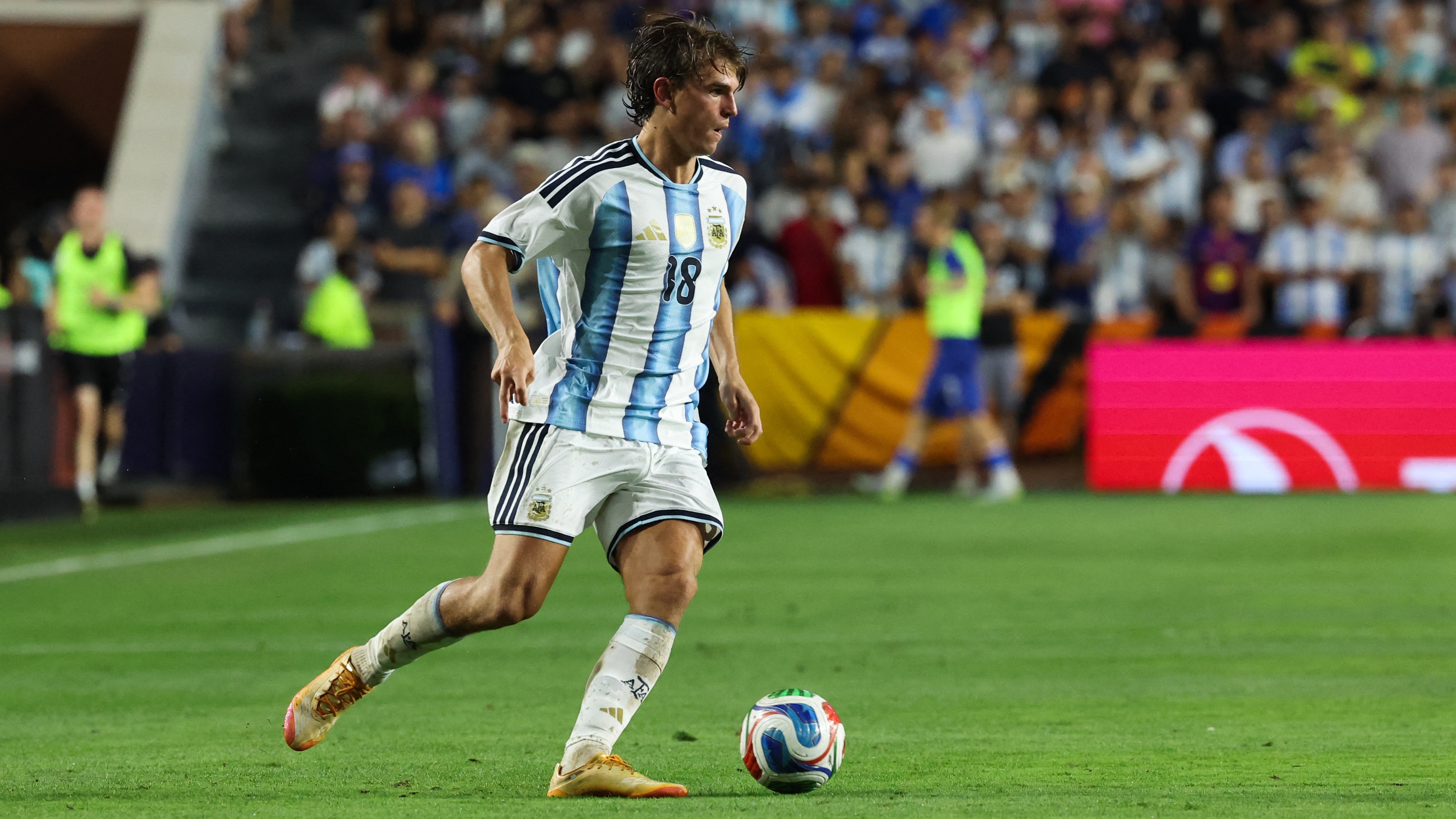 Antes del debut de Argentina en el Mundial, Nico Paz le comunic&oacute; a Real Madrid la decisi&oacute;n sobre su futuro: el factor que cambi&oacute; su pensamiento