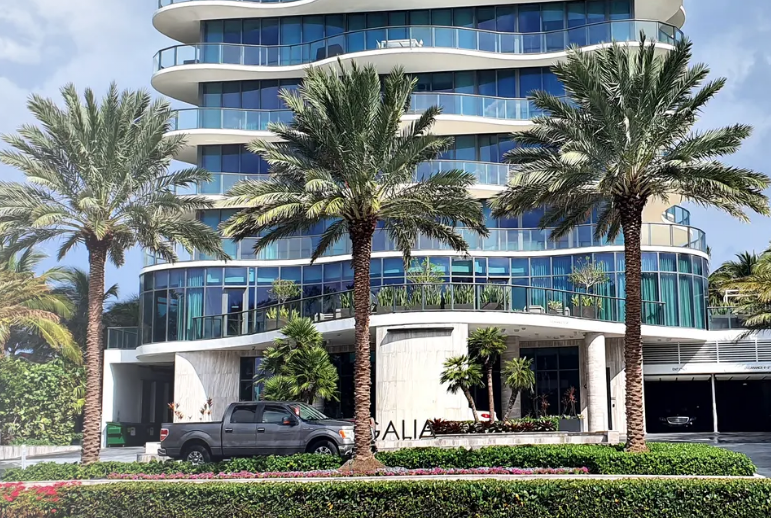 El condominio Regalia, en Miami, donde Muñoz compró un lujoso departamento a nombre de testaferros, entre ellos, el norteamericano Sean Sullivan.