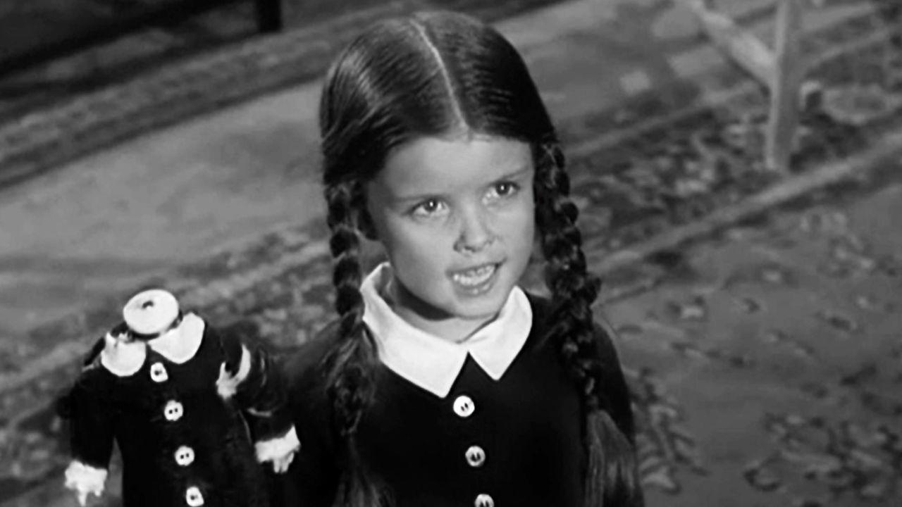 La actriz se hizo famosa por su papel de Merlina en la serie de 1964.