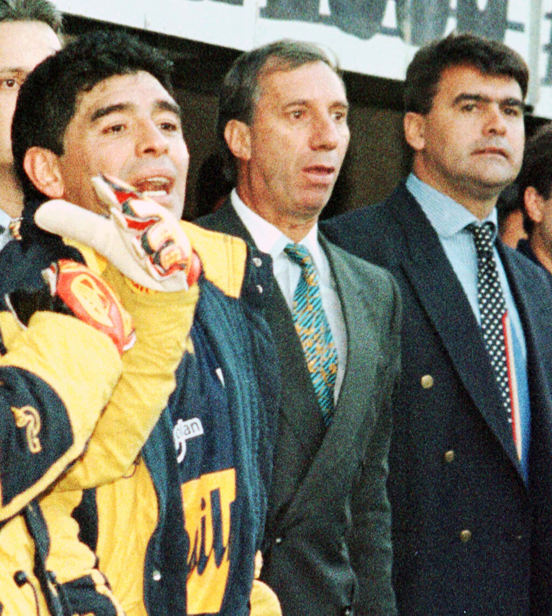 BAIRES, OCTUBRE 28: (ARCHIVO) Fotografia de archivo de Diego Maradona, Carlos Bilardo y Jose Luis Brown durante su paso por Boca en 1996