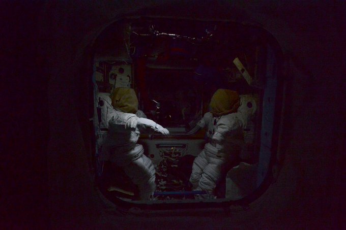Caminar por la Estación Espacial Internacional de noche puede ser de terror