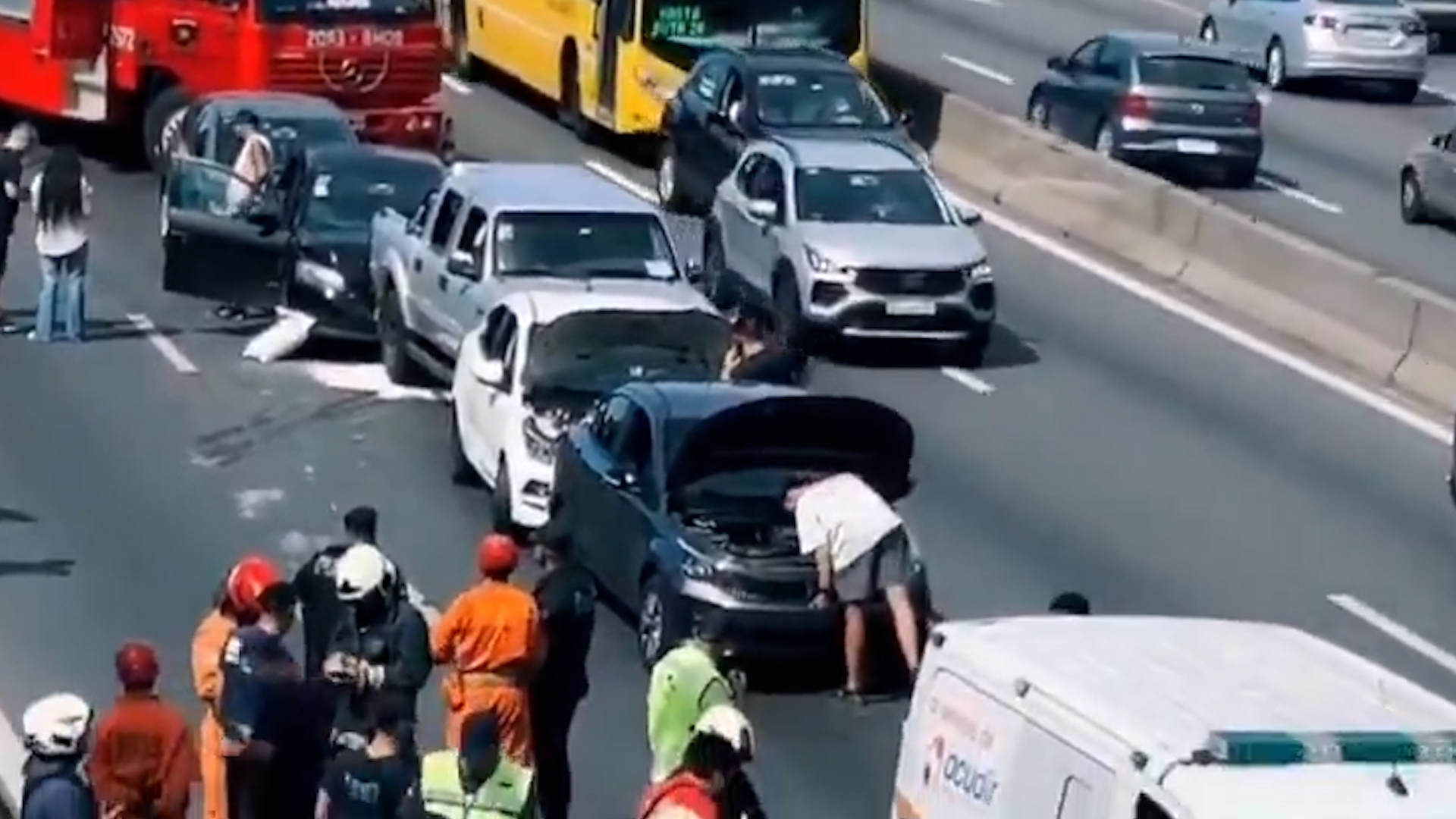 Choque múltiple entre 7 autos en la autopista General Paz: hubo 12 personas afectadas