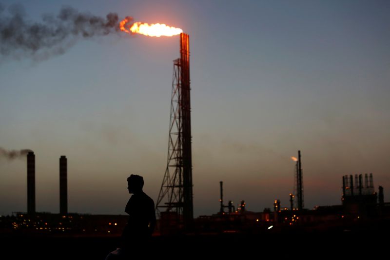 Imagen de archivo de la refinería Cardón de la petrolera estatal venezolana PDVSA en Punto Fijo (REUTERS/Carlos Jasso)