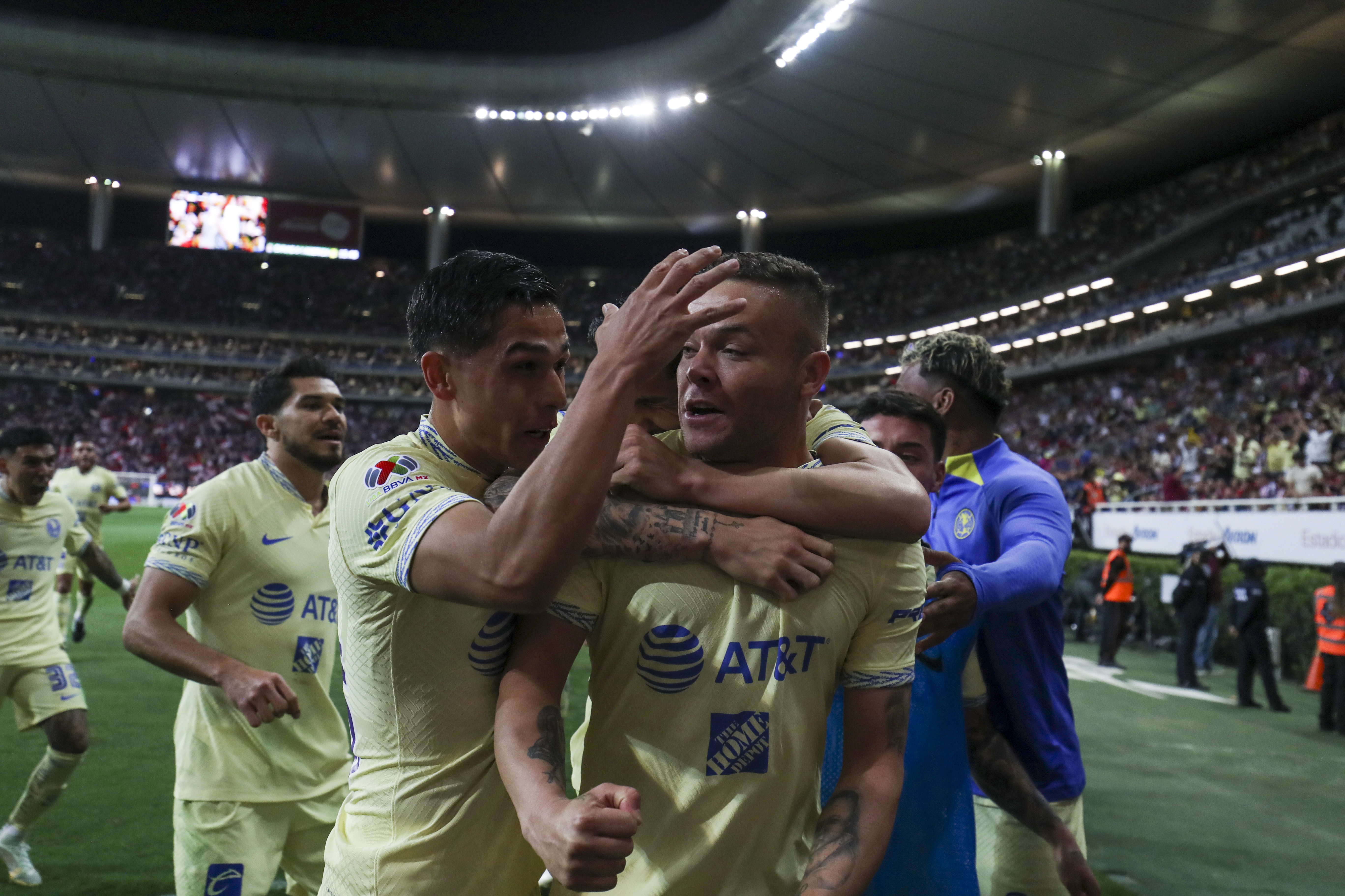 Directiva del Club América espera resultados en la Liguilla para renovar  con Ortiz - Infobae