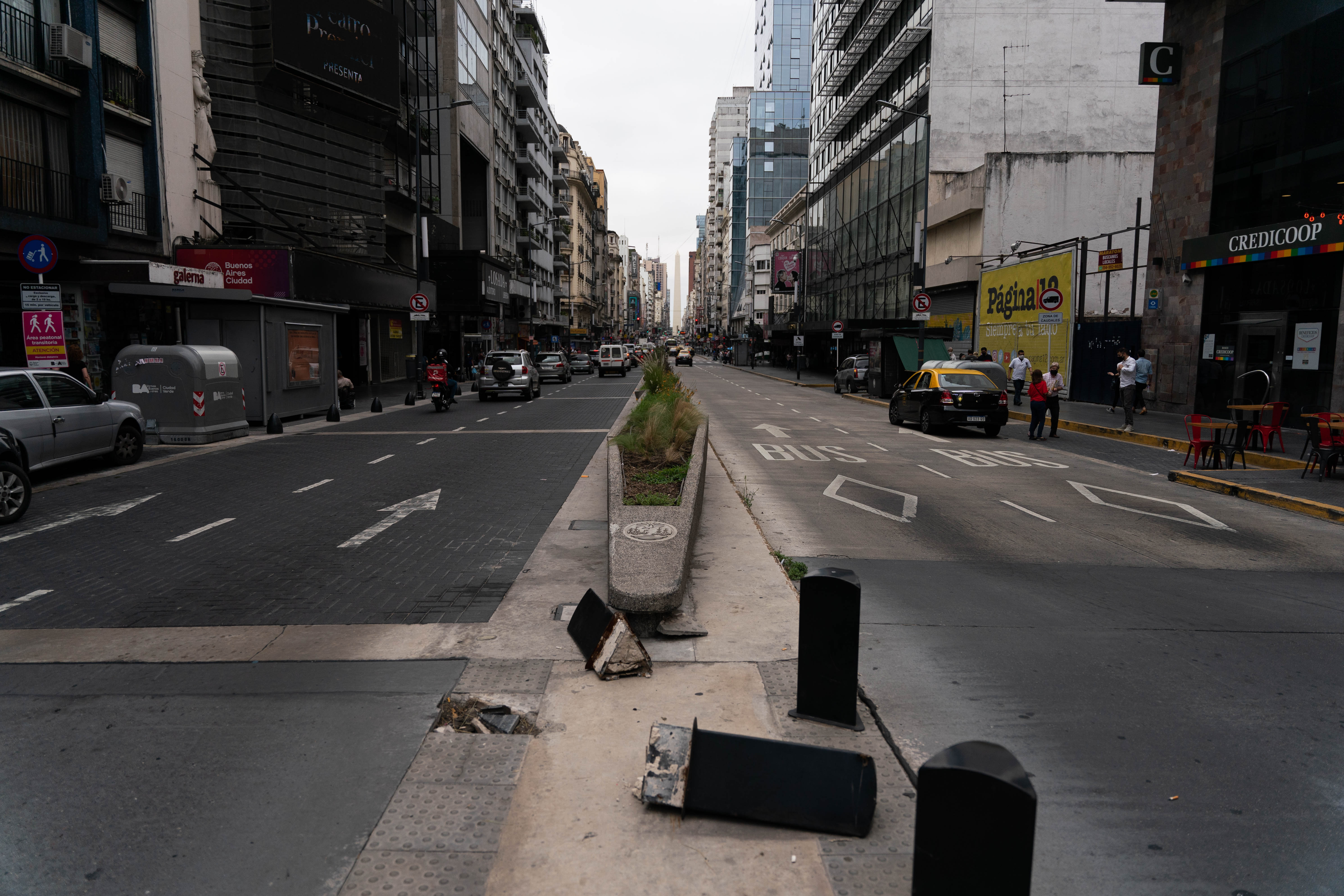 La Avenida Corrientes, uno de los ejes del microcentro porteño (Franco Fafasuli)