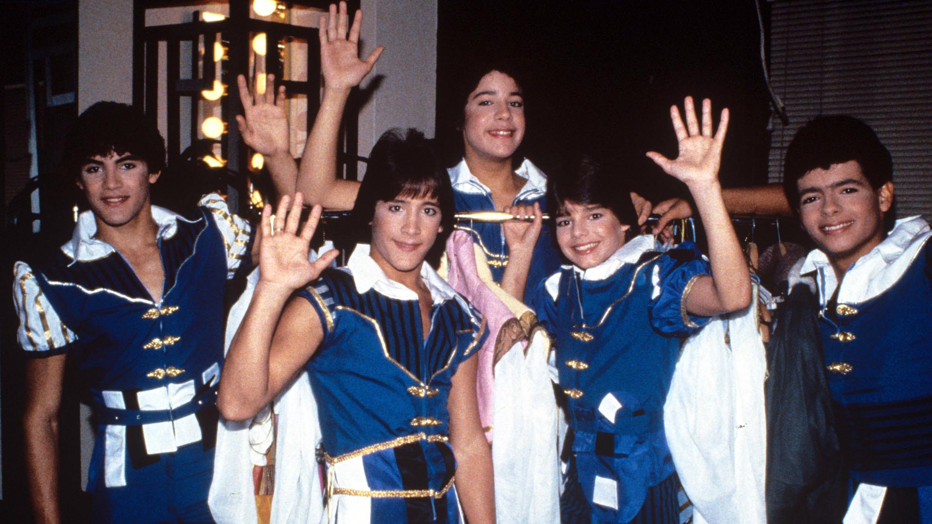 Así lucía Ricky Martin con sus compañeros de Menudo en Nueva York, en 1984 (Foto: Shutterstock)