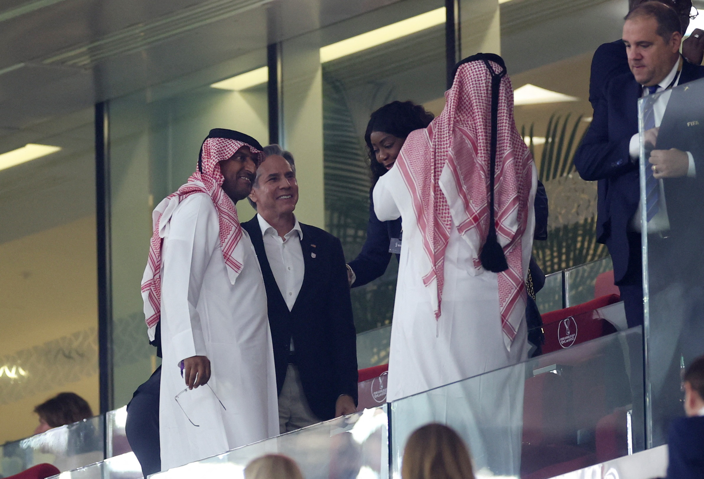 Los grandes negocios y acuerdos que se cocinan en los salones VIP de los estadios de Qatar