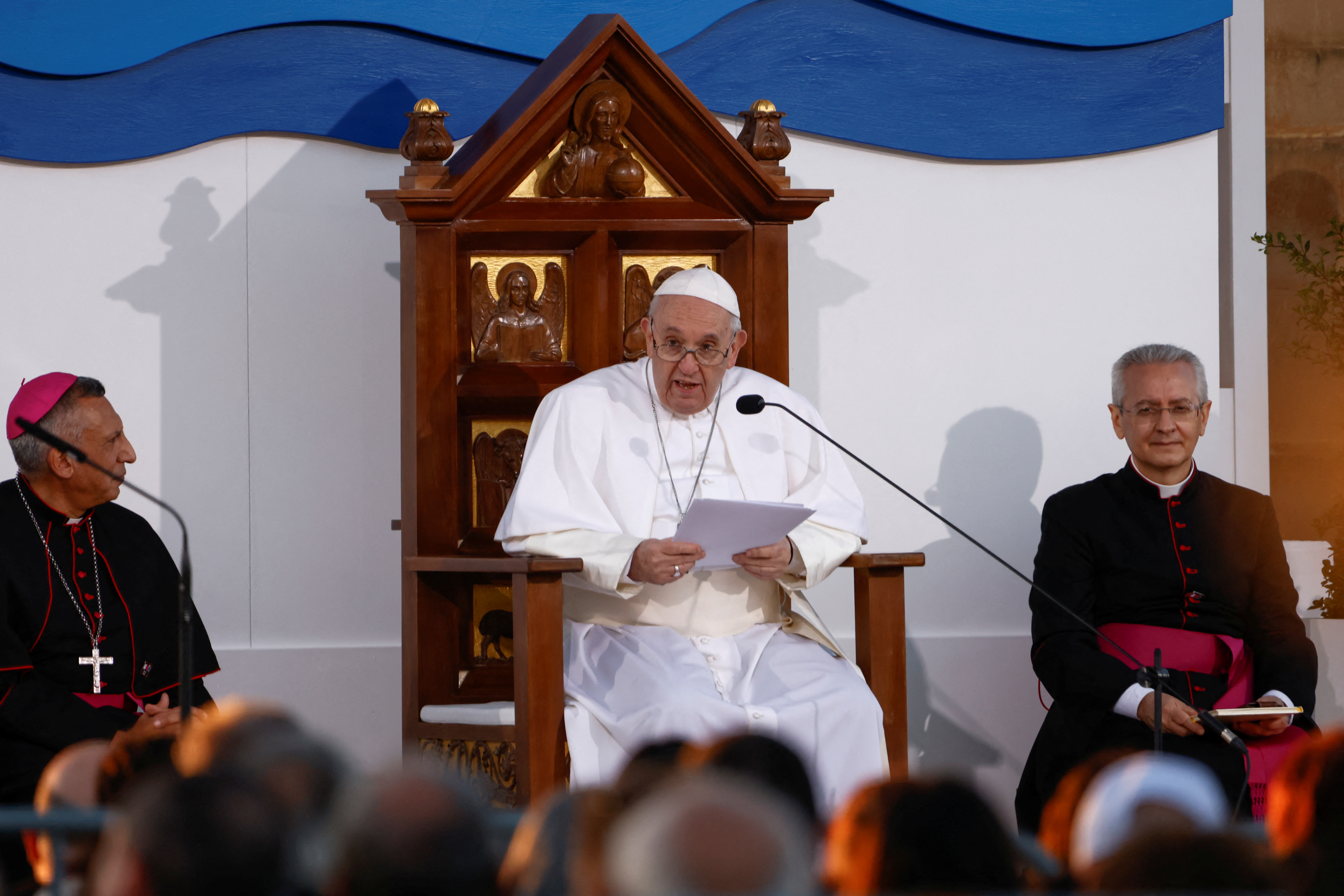El Papa Francisco celebra una reunión de oración en el Santuario Nacional de "Ta' Pinu" en Gozo. REUTERS/Darrin Zammit Lupi
