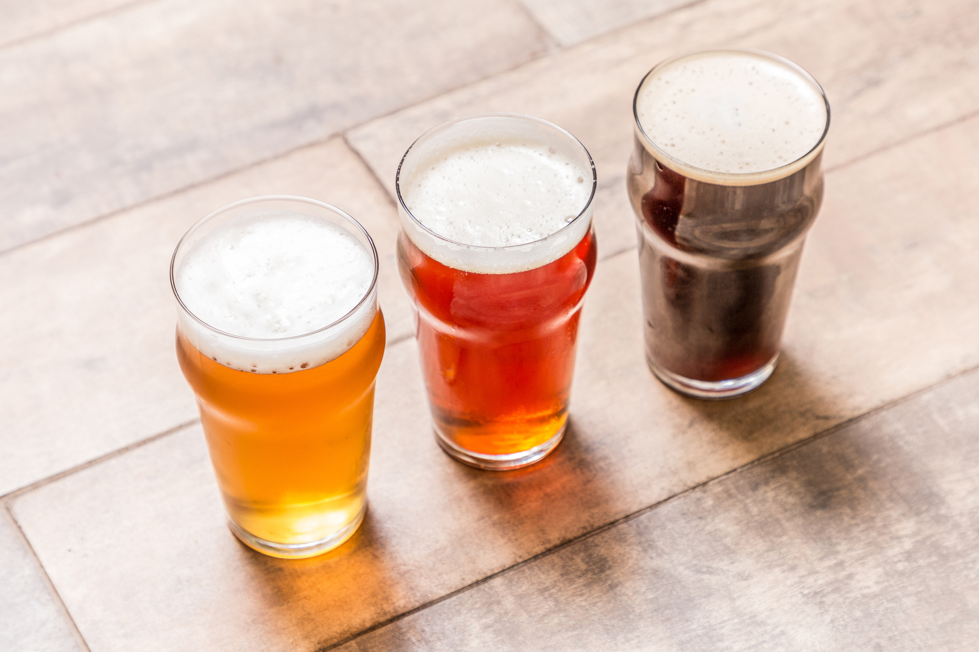 Este café restaurante dispone de amplios y cómodos salones, además de espacios abiertos y calefaccionados