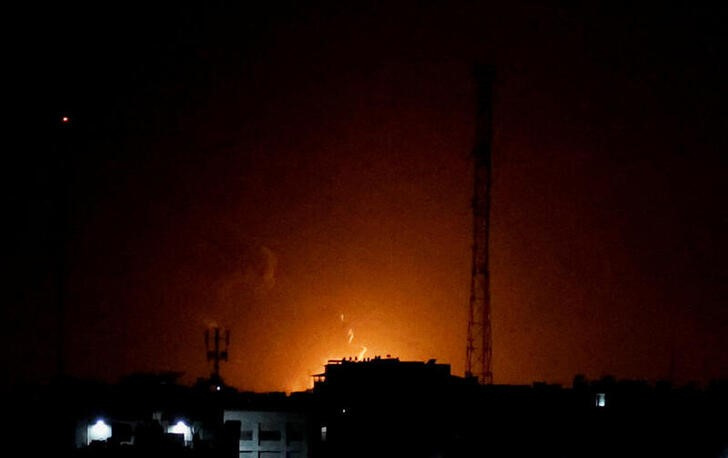 Ataques aéreos israelíes en la Ciudad de Gaza. 2 febrero 2023. REUTERS/Mohammed Salem/Archivo