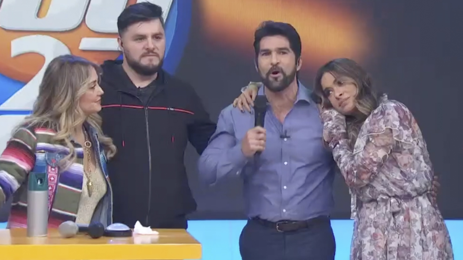 Arturo Carmona fue despedido de "Hoy" entre lágrimas (Foto: Captura de pantalla)