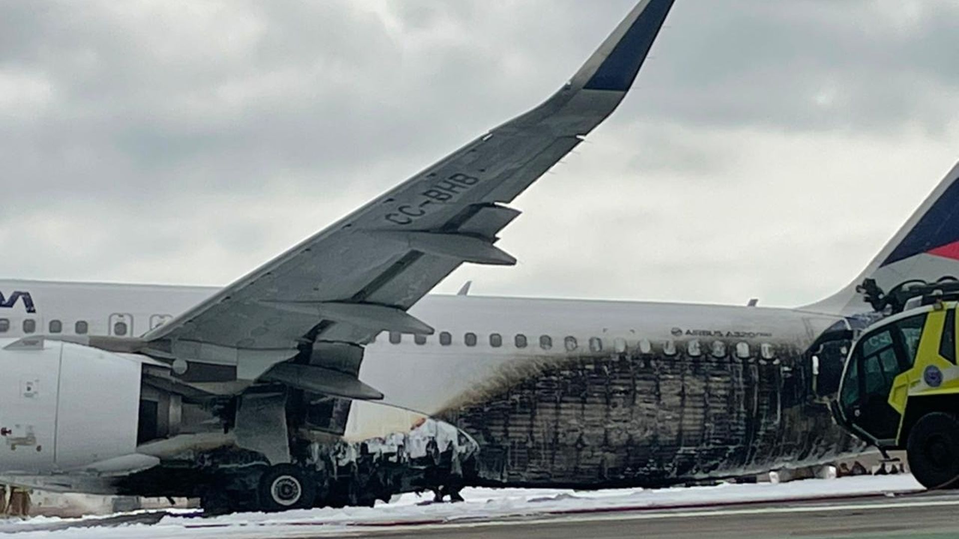 Avión de Latam sufrió accidente al aterrizar en el aeropuerto Jorge Chávez