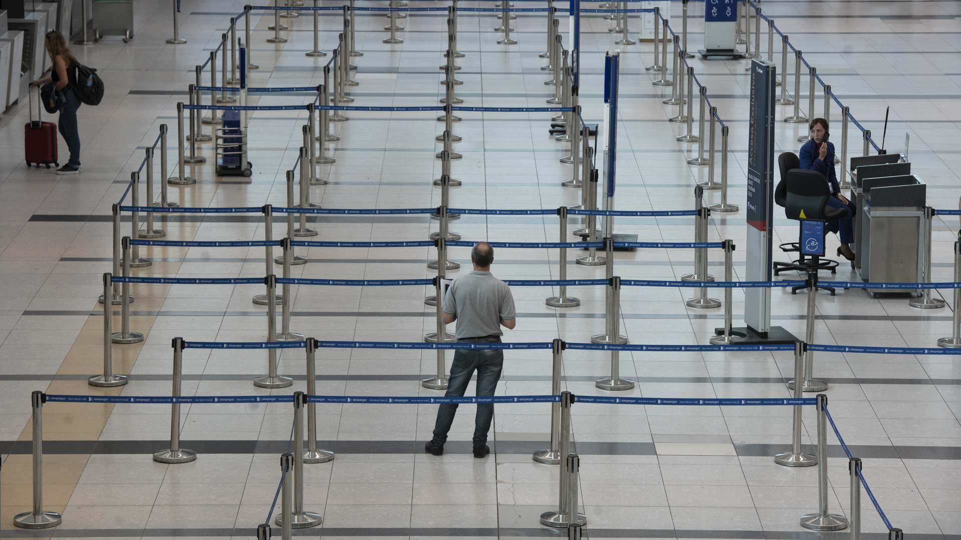 Imágenes del aeropuerto de Ezeiza casi vacío durante la pandemia (Adrián Escandar)