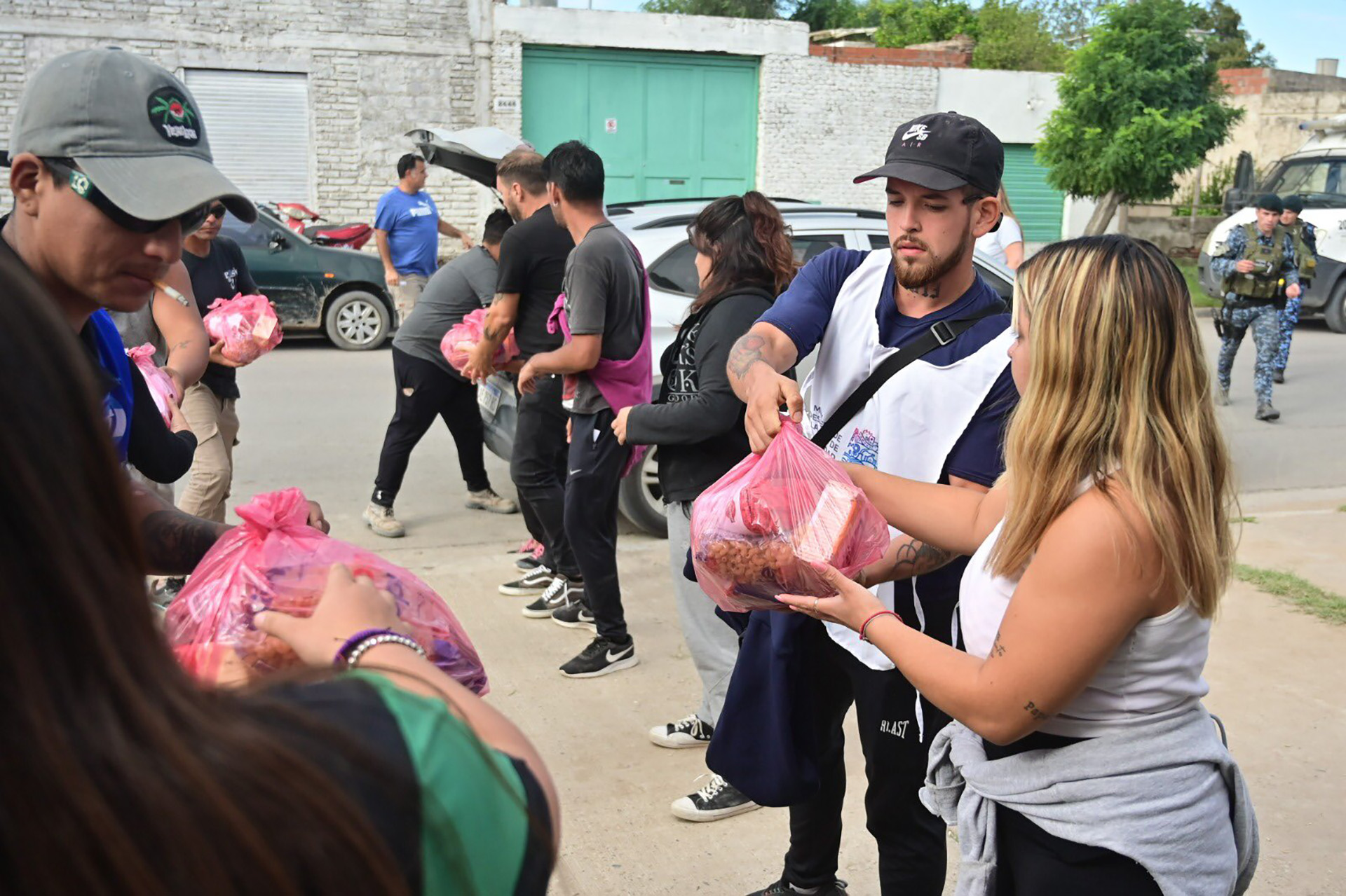 Un nene de 4 años murió al caer de una camioneta en marcha y su hermana sufrió una herida de gravedad