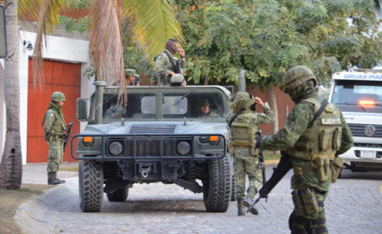 Presencia de elementos del Ejército Mexicano en Puerto Vallarta ante inseguridad. 