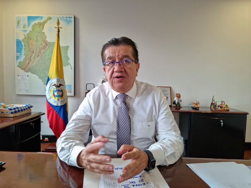 Ministro de Salud de Colombia, Fernando Ruiz, entre los candidatos para dirigir la Organización Panamericana de la Salud