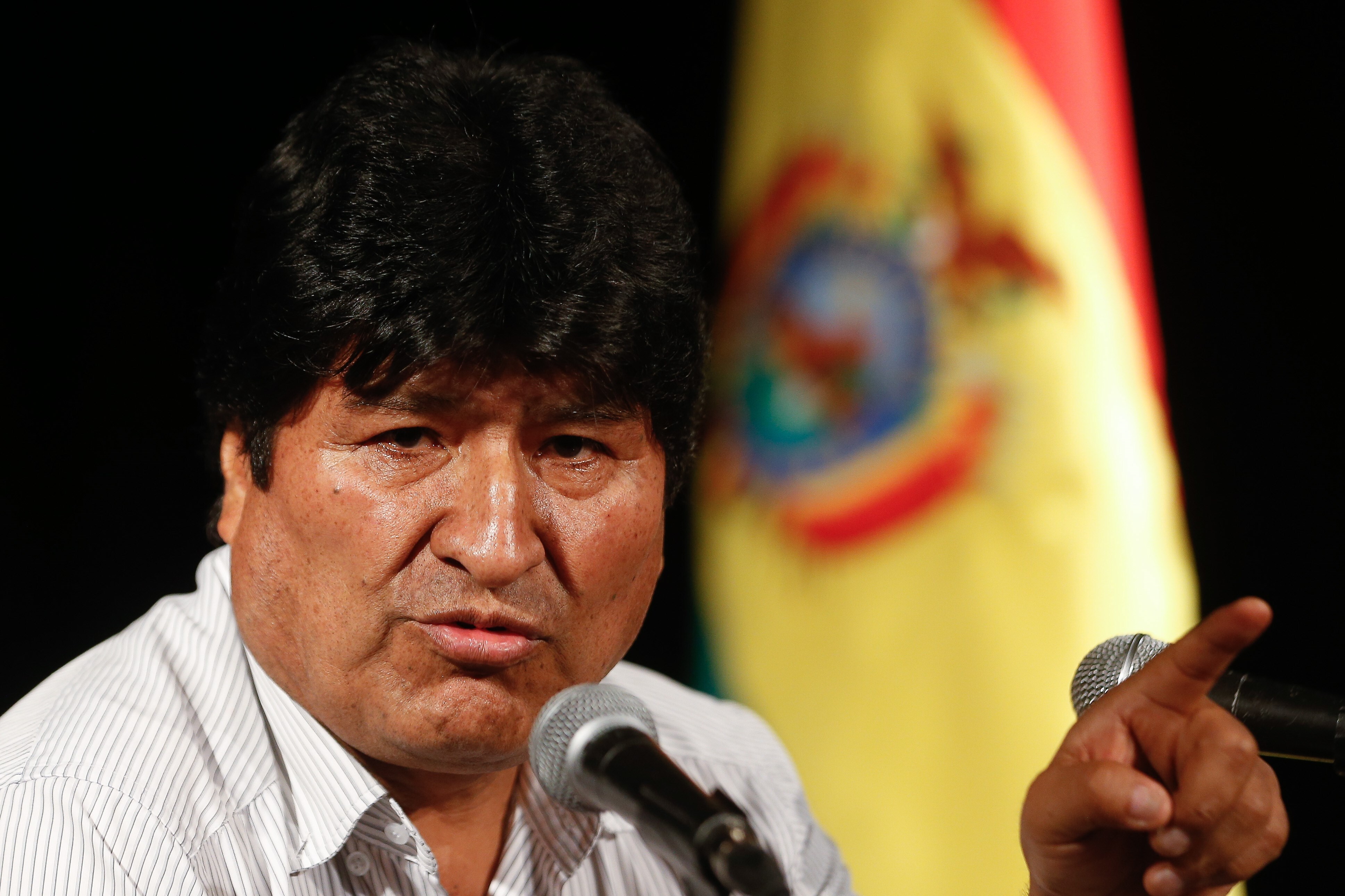 Excancilleres alertan que un evento de Evo Morales en Perú amenaza la soberanía