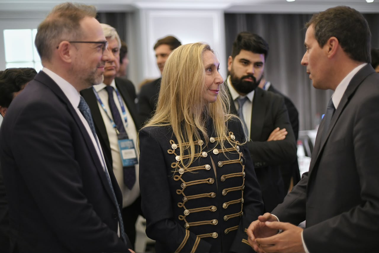 Karina Milei encabezó una ronda de negocios en Francia para impulsar exportaciones de langostinos y vieiras