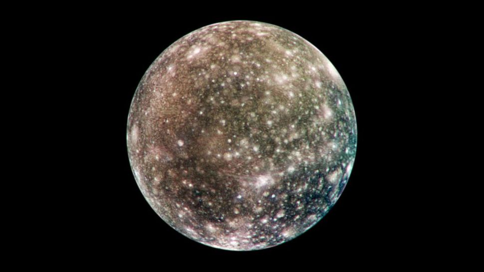Calisto, una de las lunas de Saturno en la que se han identificado océanos bajo las capas de hielo. (NASA).
