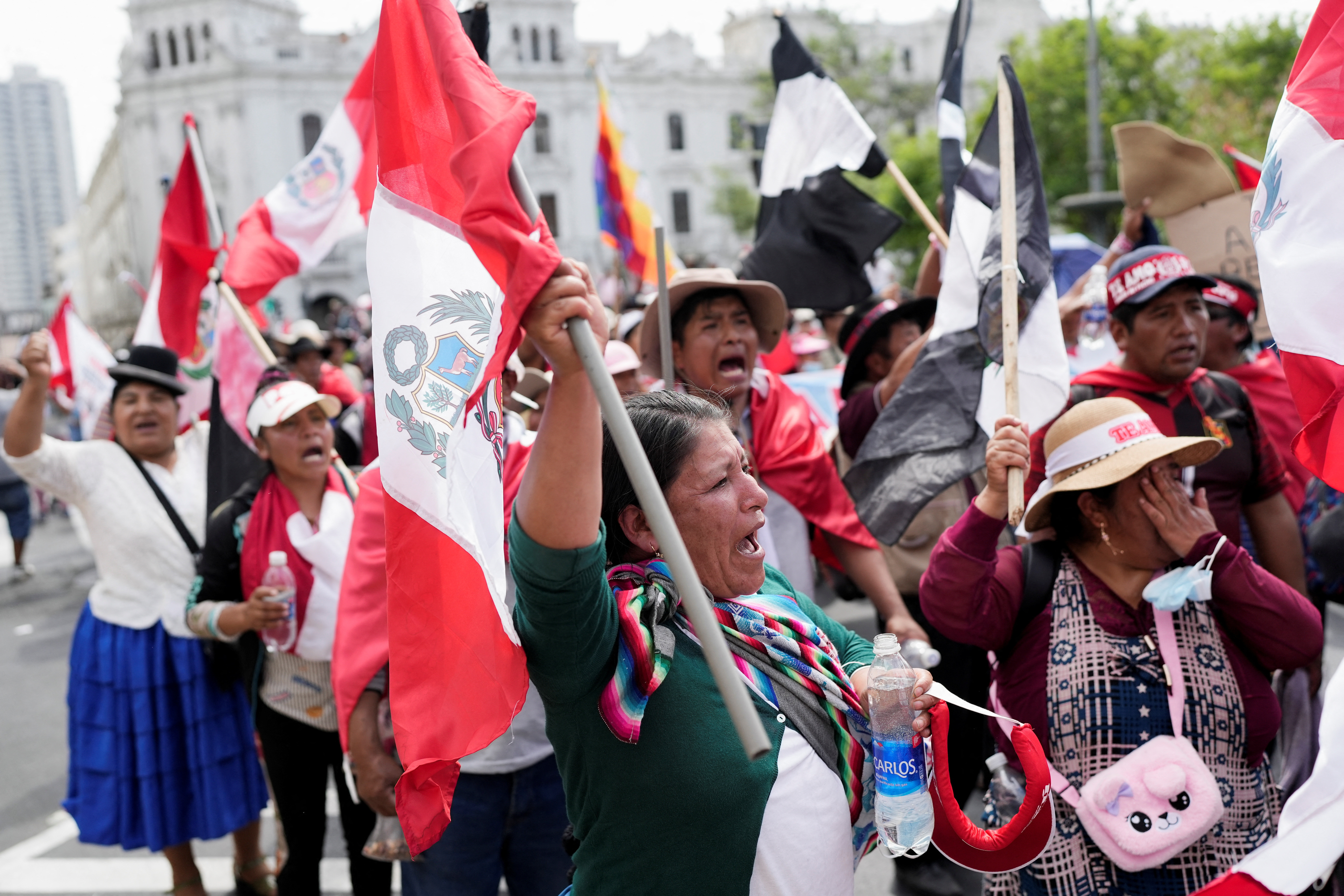 Los manifestantes se reúnen durante la marcha "Toma de Lima" para protestar contra la presidenta de Perú, Dina Boluarte REUTERS/Pilar Olivares REUTERS/Angela Ponce