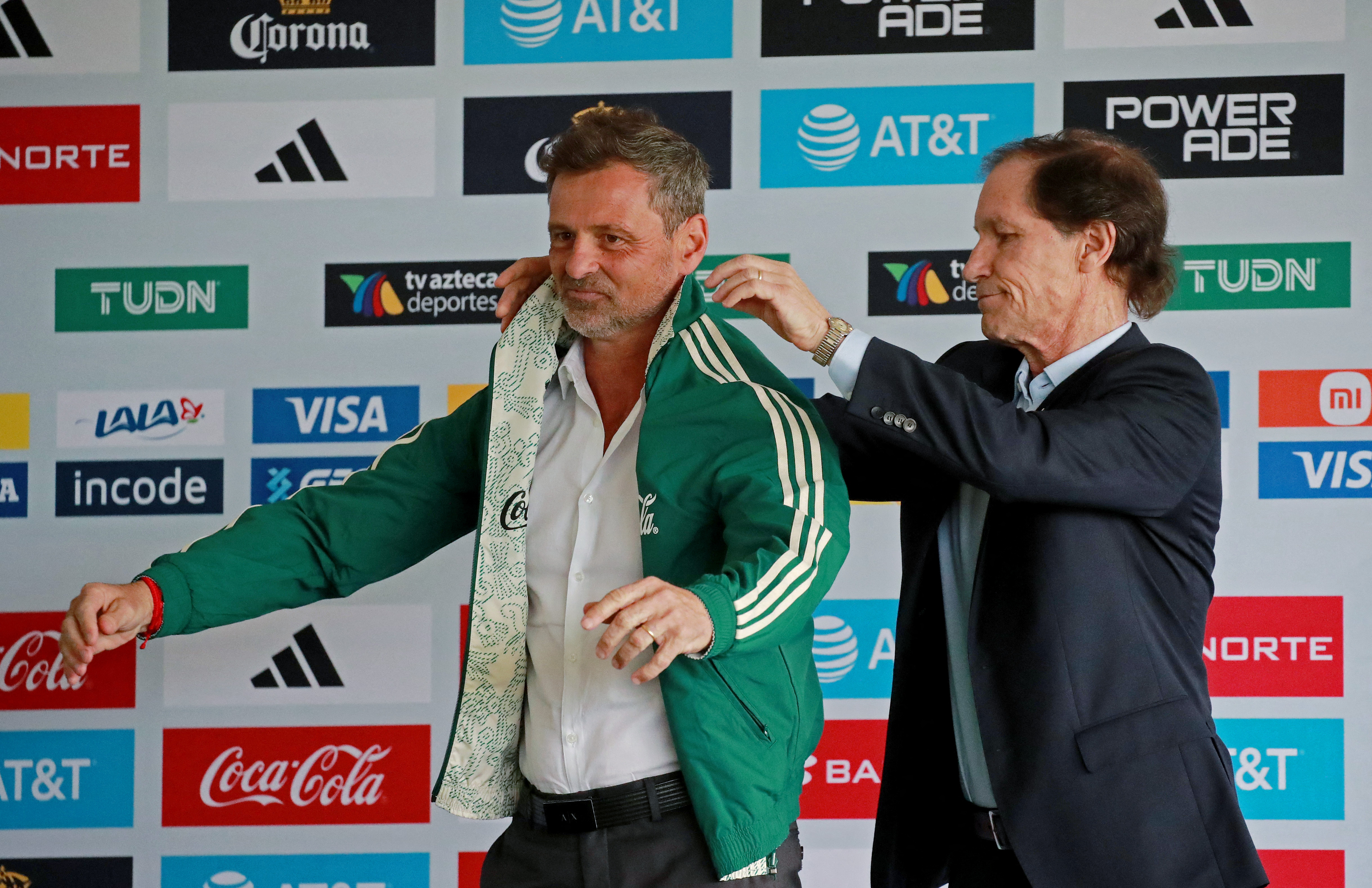 Soccer Football - Diego Cocca is unveiled as new Mexico coach - Centro de Alto Rendimiento, Mexico City, Mexico - February 10, 2023 Diego Cocca during press conference with Sports director Jaime Ordiales REUTERS/Henry Romero