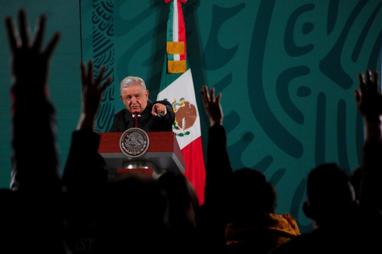 CIUDAD DE MÉXICO, 07OCTUBRE2021.- Andrés Manuel López Obrador, presidente de México, encabezó la conferencia matutina de este jueves llevada a cabo en el Salón Tesorería del Palacio Nacional, el mandatario mexicano dedicó el tiempo de la conferencia a responder las preguntas de la prensa. FOTO: DANIEL AUGUSTO /CUARTOSCURO.COM