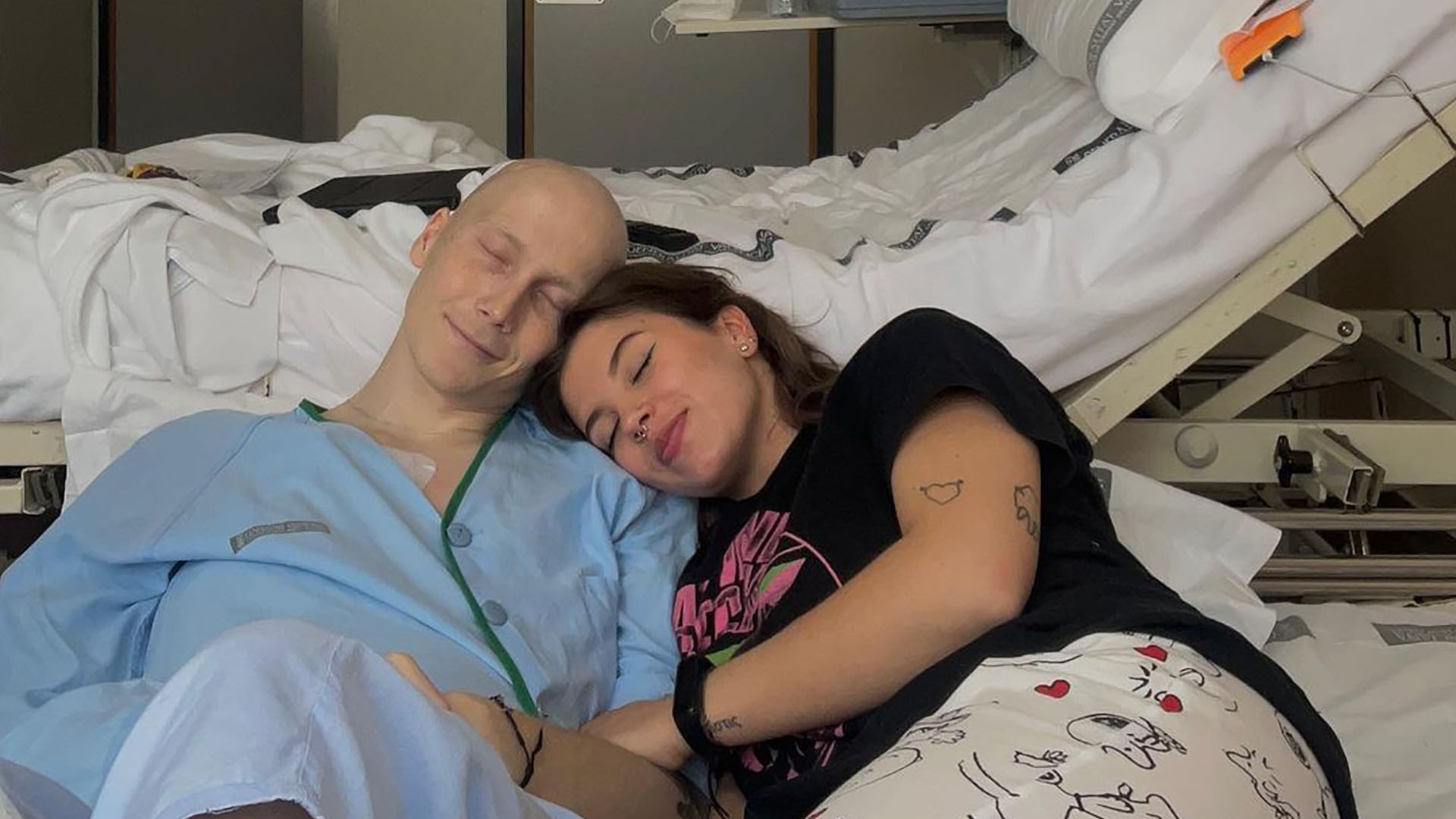 Murió Charlie, el ‘tiktoker’ español que contaba su día a día con cáncer con humor (@lanenahbrugal)
