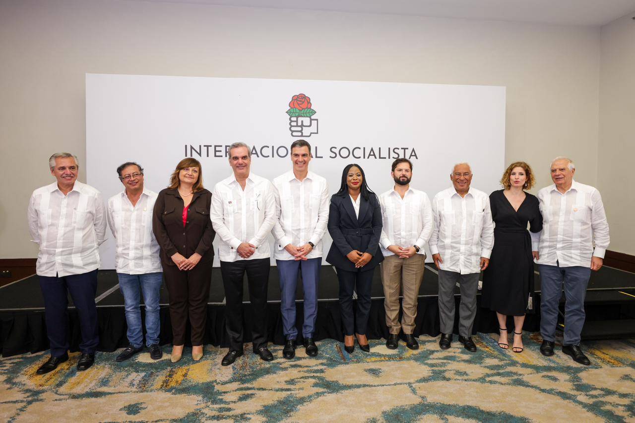 Presidentes asistentes a la Cumbre Iberoamericana en Santo Domingo, República Dominicana. @petrogustavo. Twitter