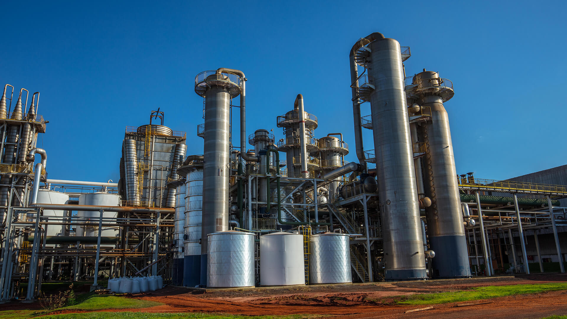 Un gigante del agro argentino desembols&oacute; USD 148 millones para comprar una planta de az&uacute;car y etanol en Brasil