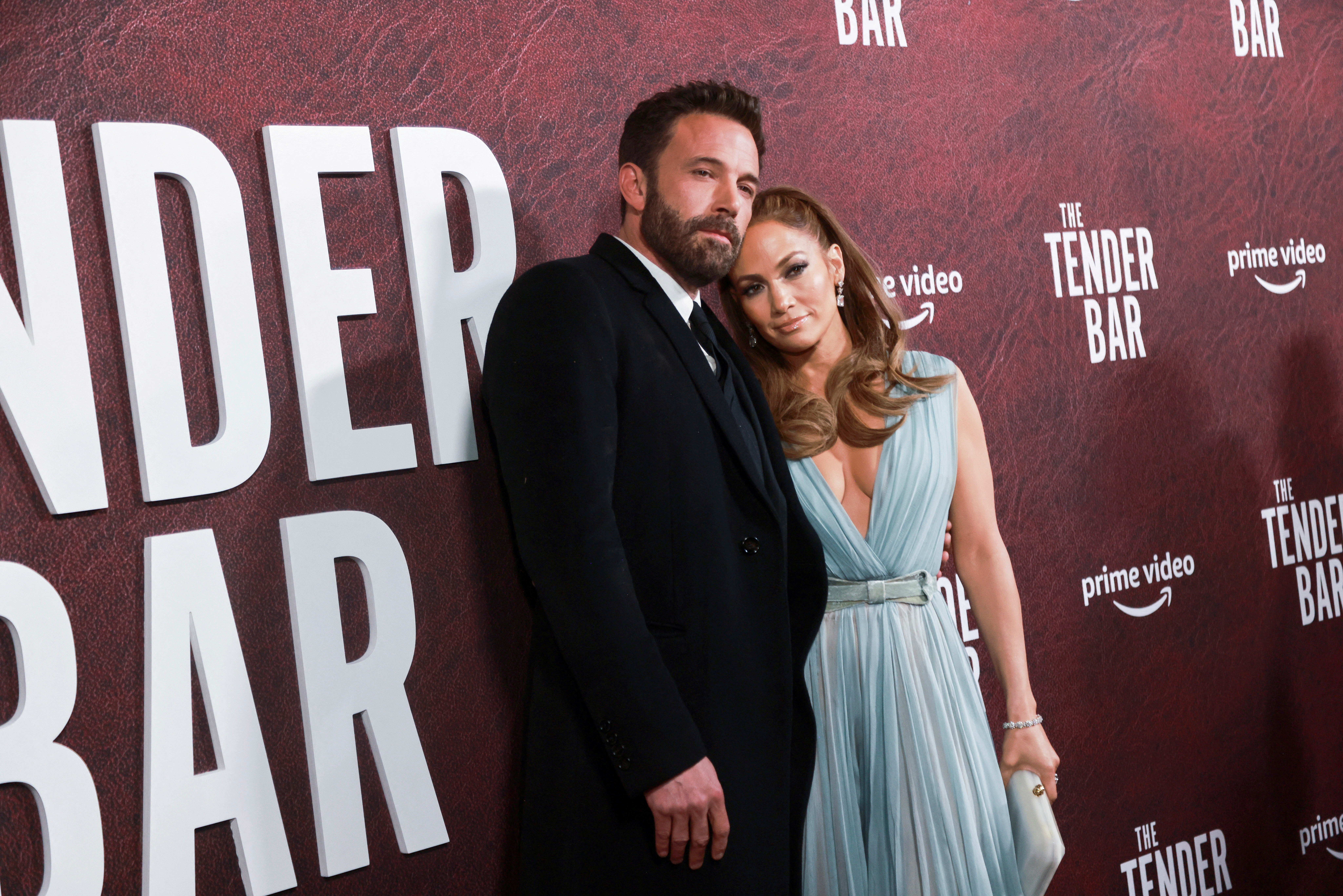  Ben Affleck y Jennifer Lopez en el estreno de la película  "The Tender Bar" (REUTERS/Aude Guerrucci/File Photo)