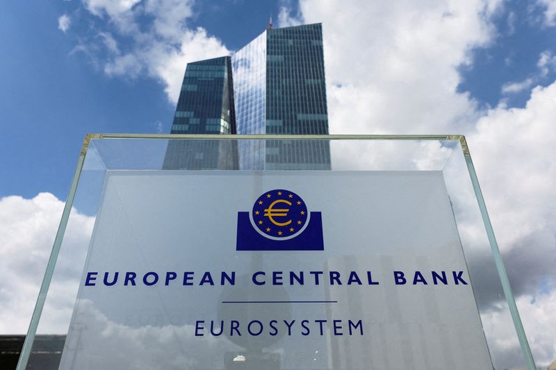 El logotipo del Banco Central Europeo frente a su sede en Fráncfort, Alemania, el 21 de julio de 2022. (REUTERS/Wolfgang Rattay)