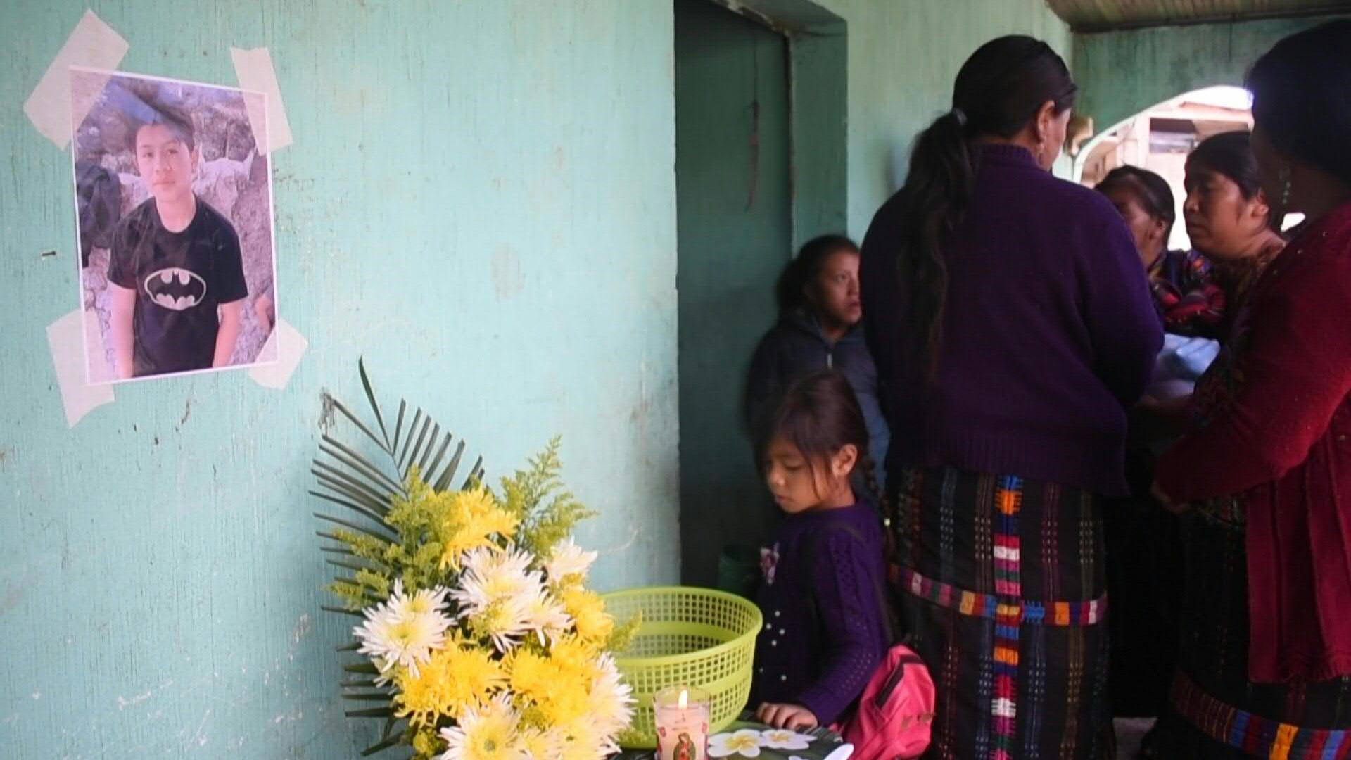 Jóvenes de Guatemala y México, cuatro vidas sofocadas en un remolque "del otro lado"