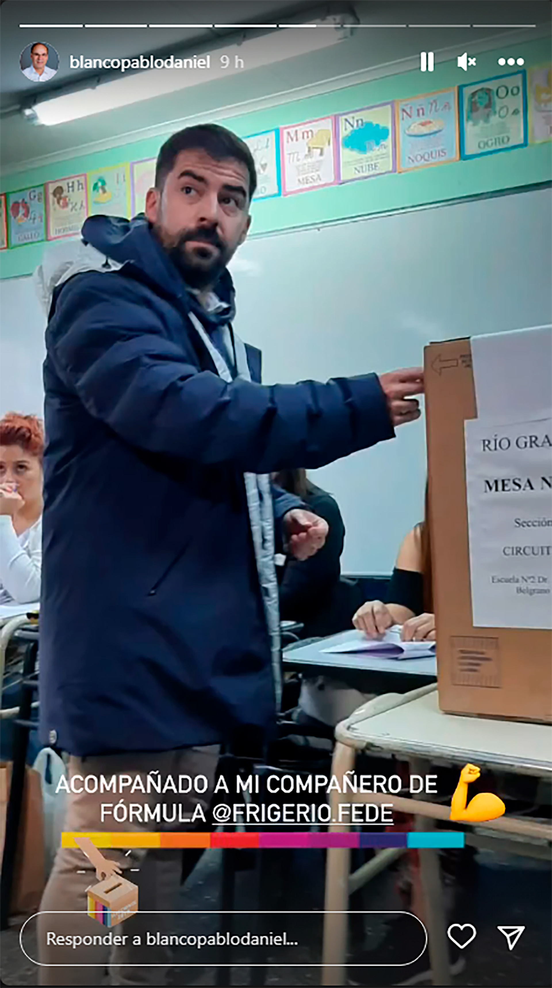 Federico Frigerio emitió su voto hoy por la mañana. 