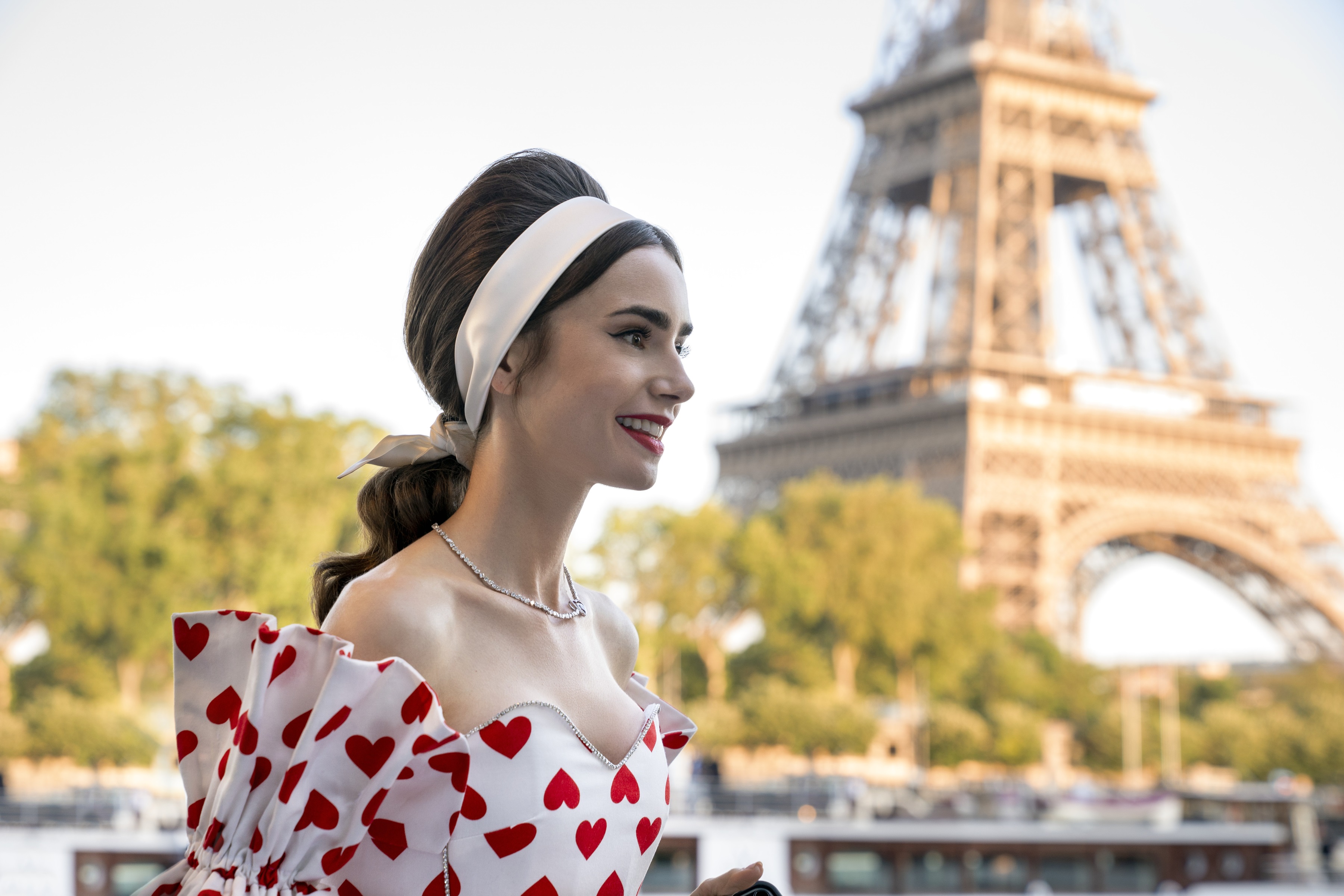 “Emily in Paris” retrasa el rodaje de su cuarta temporada debido a la huelga de escritores