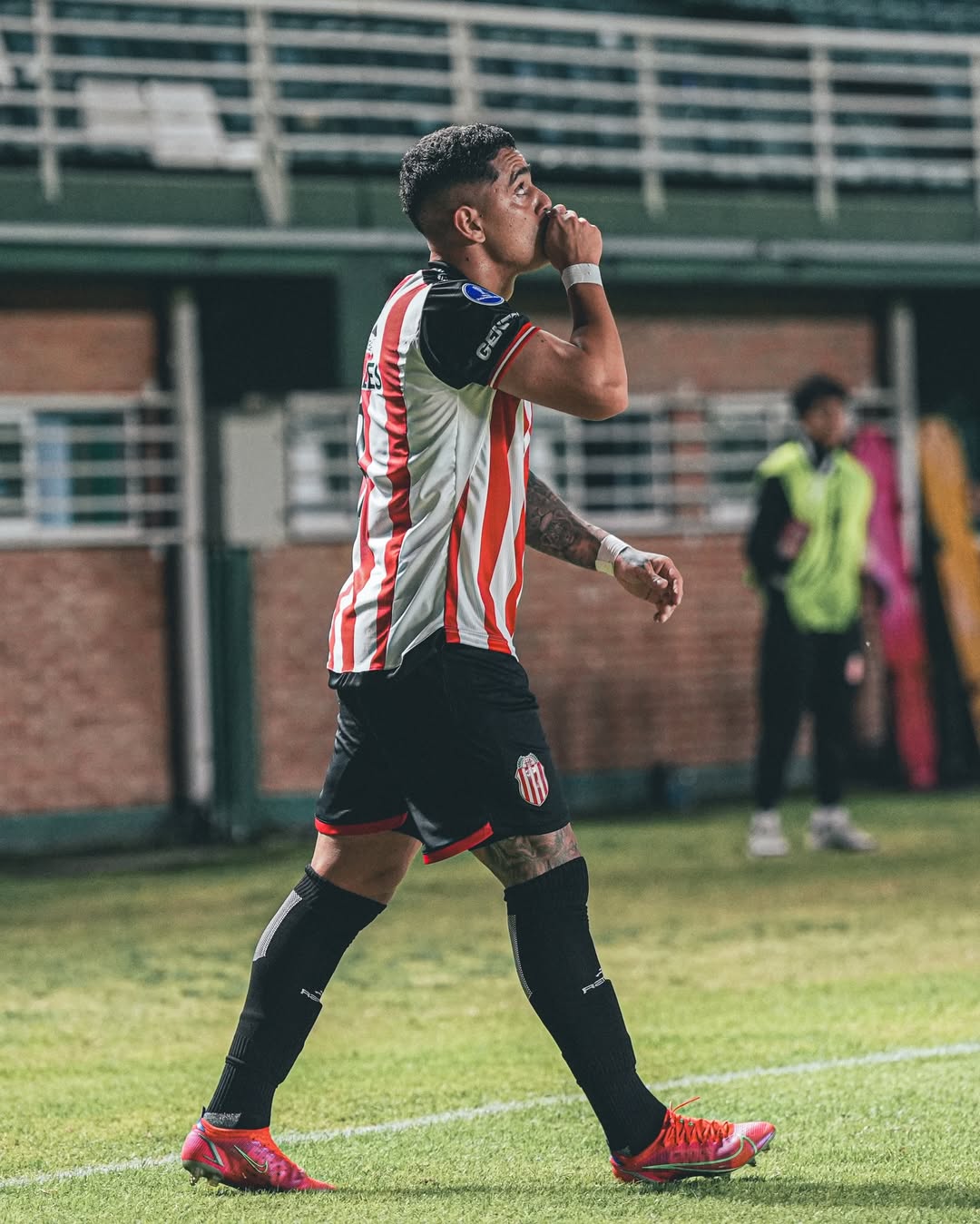 Barracas Central separ&oacute; del plantel a Gonzalo Morales tras ser denunciado por violencia de g&eacute;nero: el comunicado del club