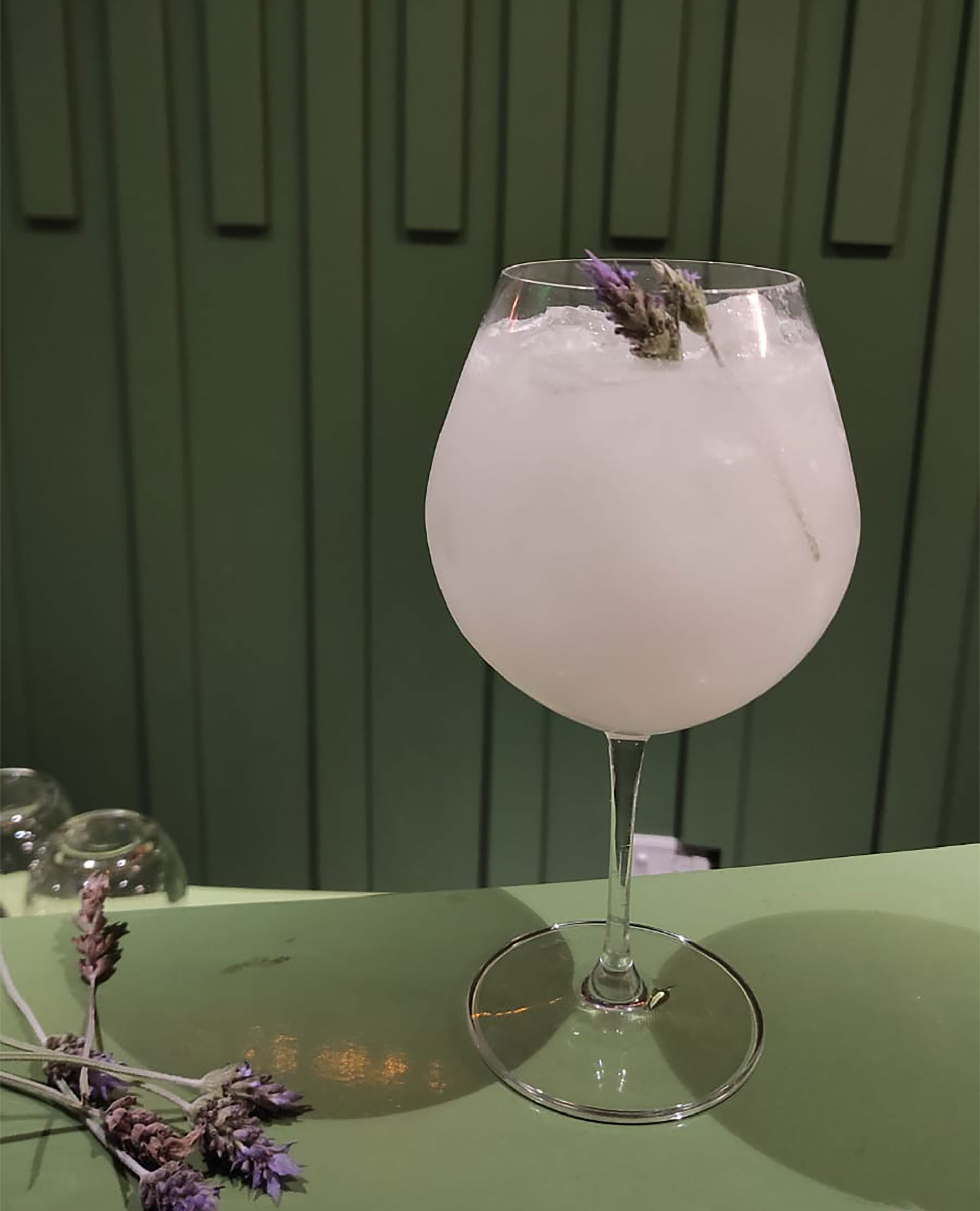 La bartender Pipi Yalour propuso una receta con la lavanda como aromatizante (Pipi Yalour)