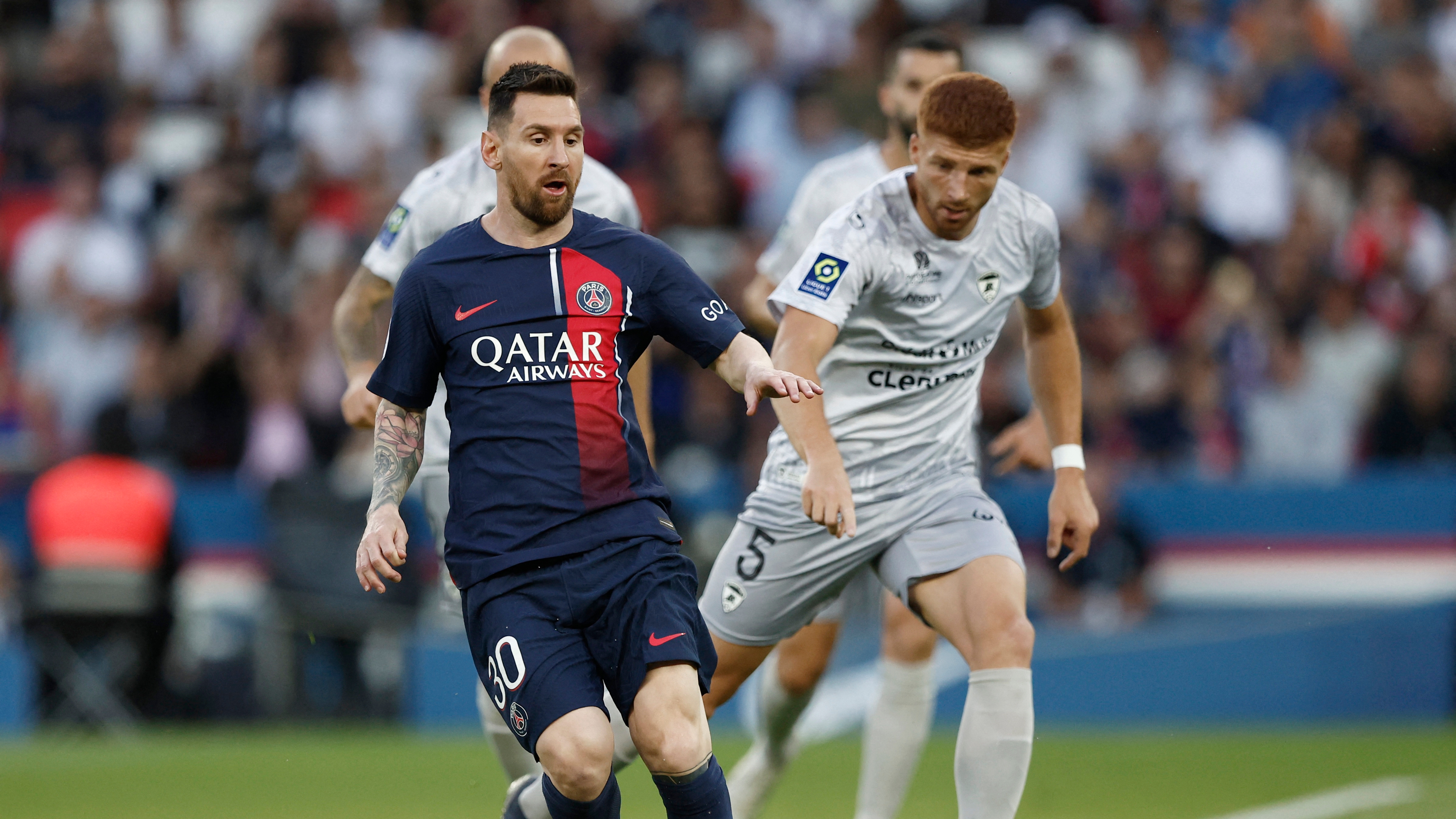 Clermont le remonta el partido 3-2 al PSG en la despedida de Messi en Parque de los Príncipes