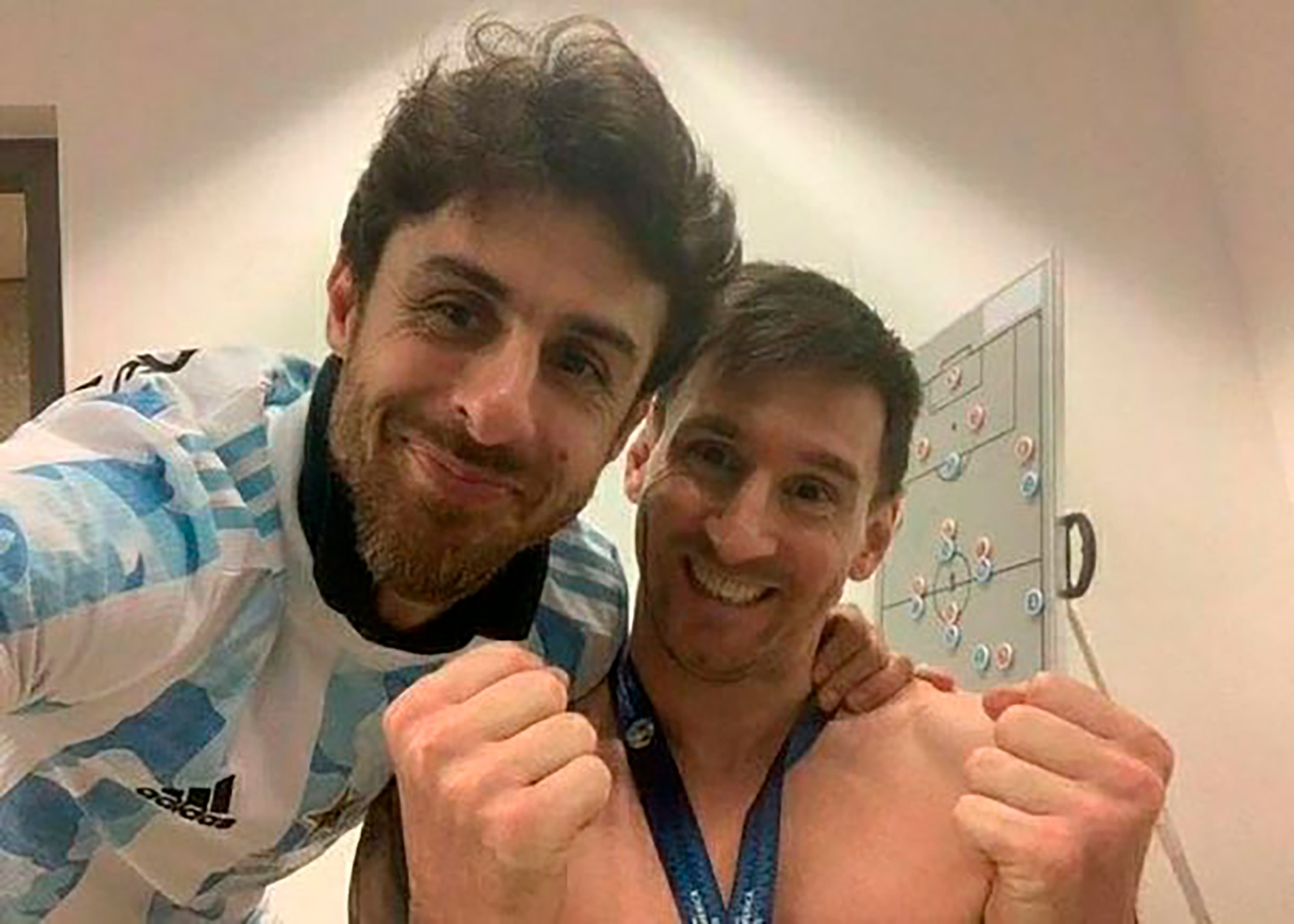 Aimar y Messi, tras ganar la Copa América (Twitter)