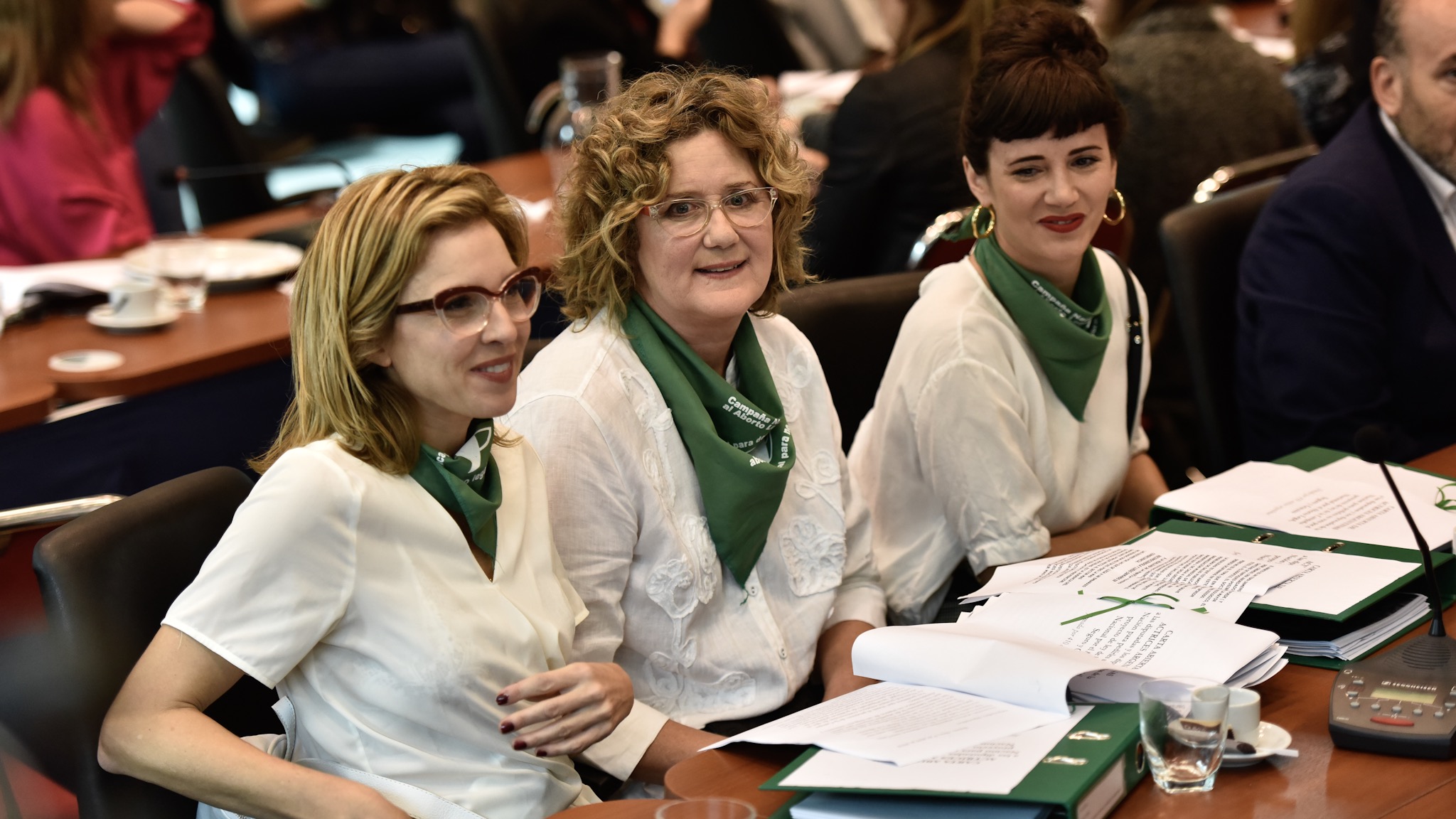  Griselda Siciliani se presentó frente al Congreso nacional en apoyo a la ley de interrupción voluntaria del embarazo. "Me parece imposible y ridículo que no tengamos esta ley. Siento que deben escuchar a la gente. En este caso, nosotras somos instrumento de visibilización de una situación de todos y todas. Me siento contenta de poder usar mi capital, que es quién soy y qué hago, y ponerlo a disposición de una causa mayor", sostuvo (Adrián Escandar)