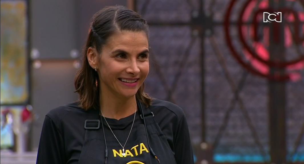 La actriz Natalia Ramírez le dijo adiós a las cocinas de MasterChef Celebrity en un reto de eliminación donde el ingredinete central fue la sal.
FOTO: Canal RCN en vivo
