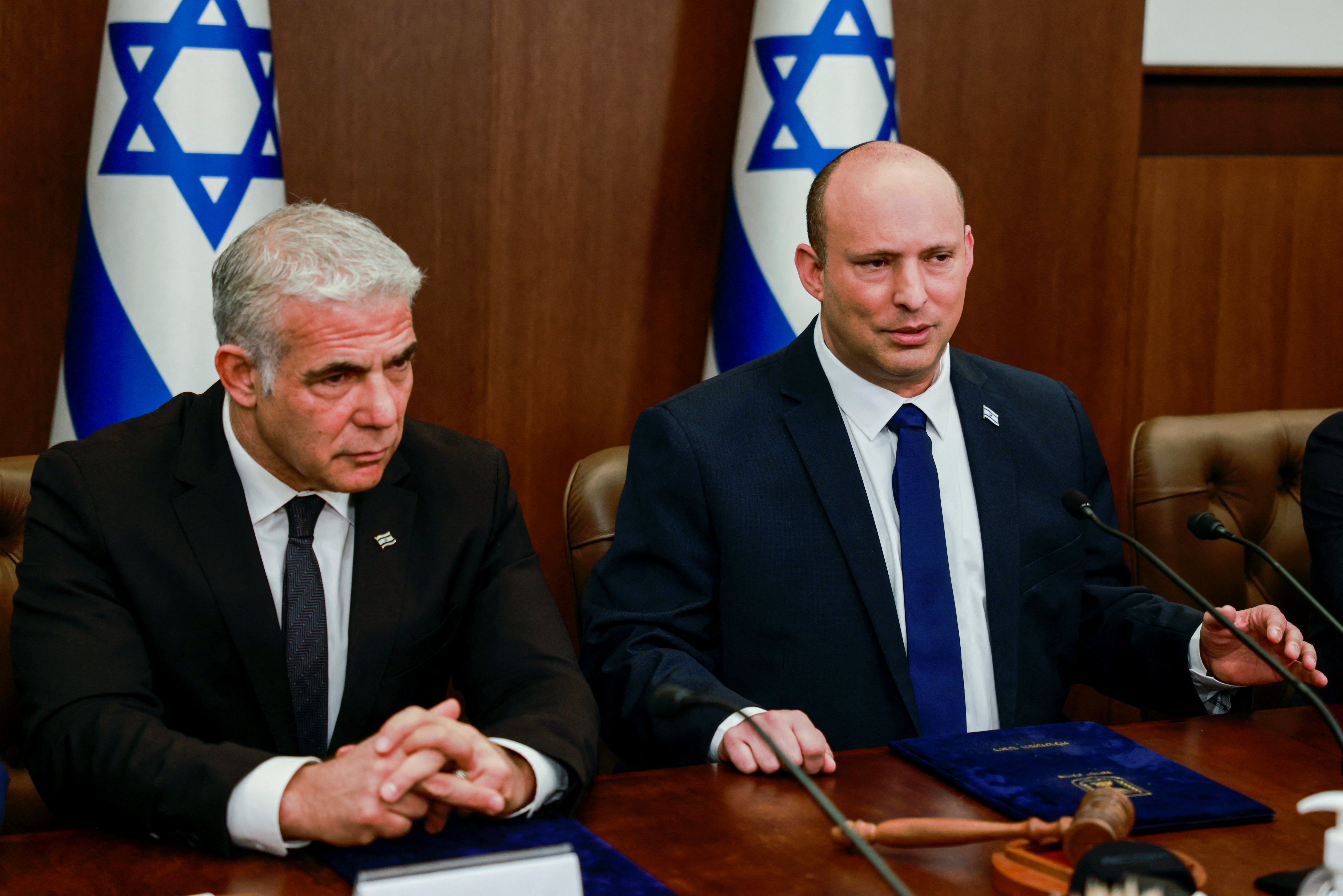 El canciller Yair Lapid y el primer ministro Naftali Bennett (Reuters)