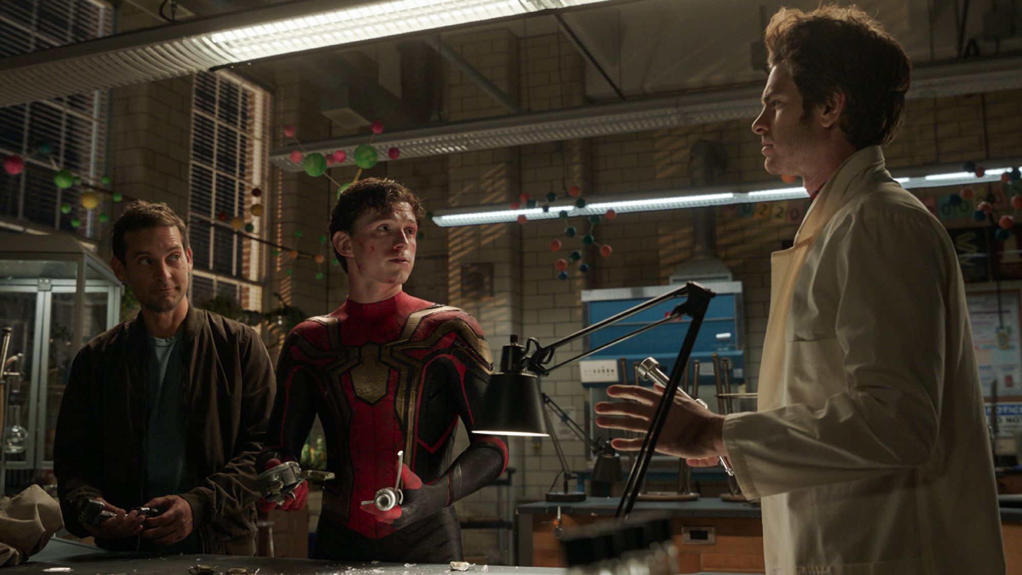 Tom Holland, Tobey Maguire y Andrew Garfield en "Spider-Man: sin camino a casa".  (Sony Pictures)